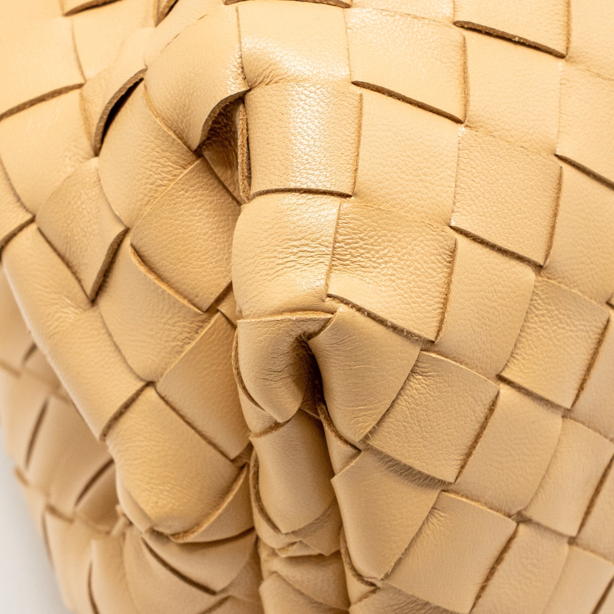 bottega-veneta-pouch-intrecciato-leather-beige-ghw
