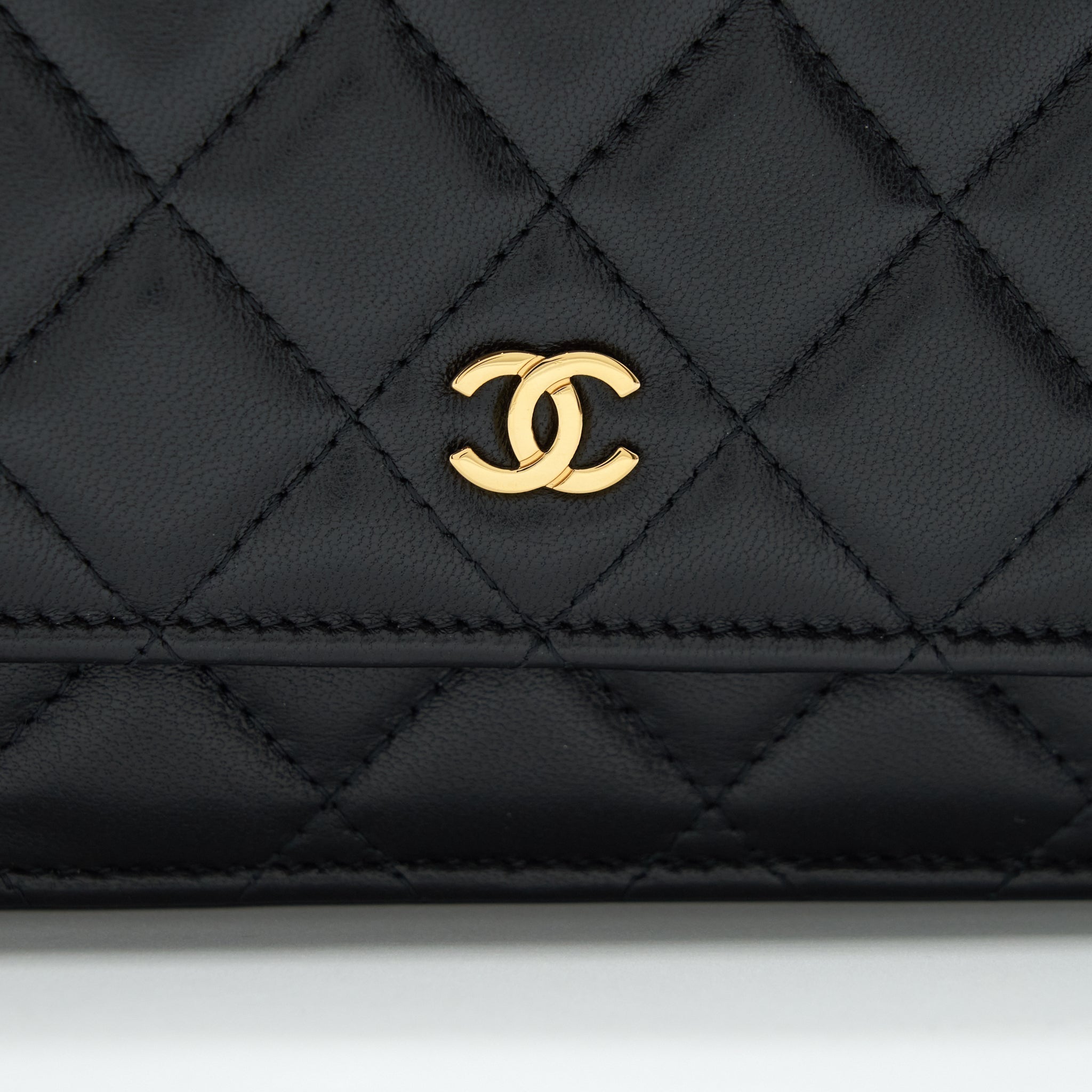 chanel-classic-wallet-on-chains-lambskin-black-ghwmicrochip