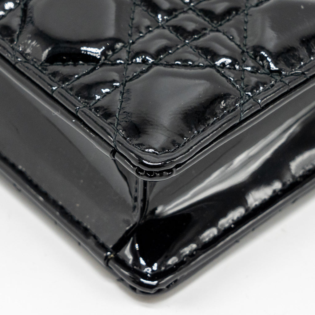 dior-caro-pouch-with-chain-patent-calfskin-black-ghw