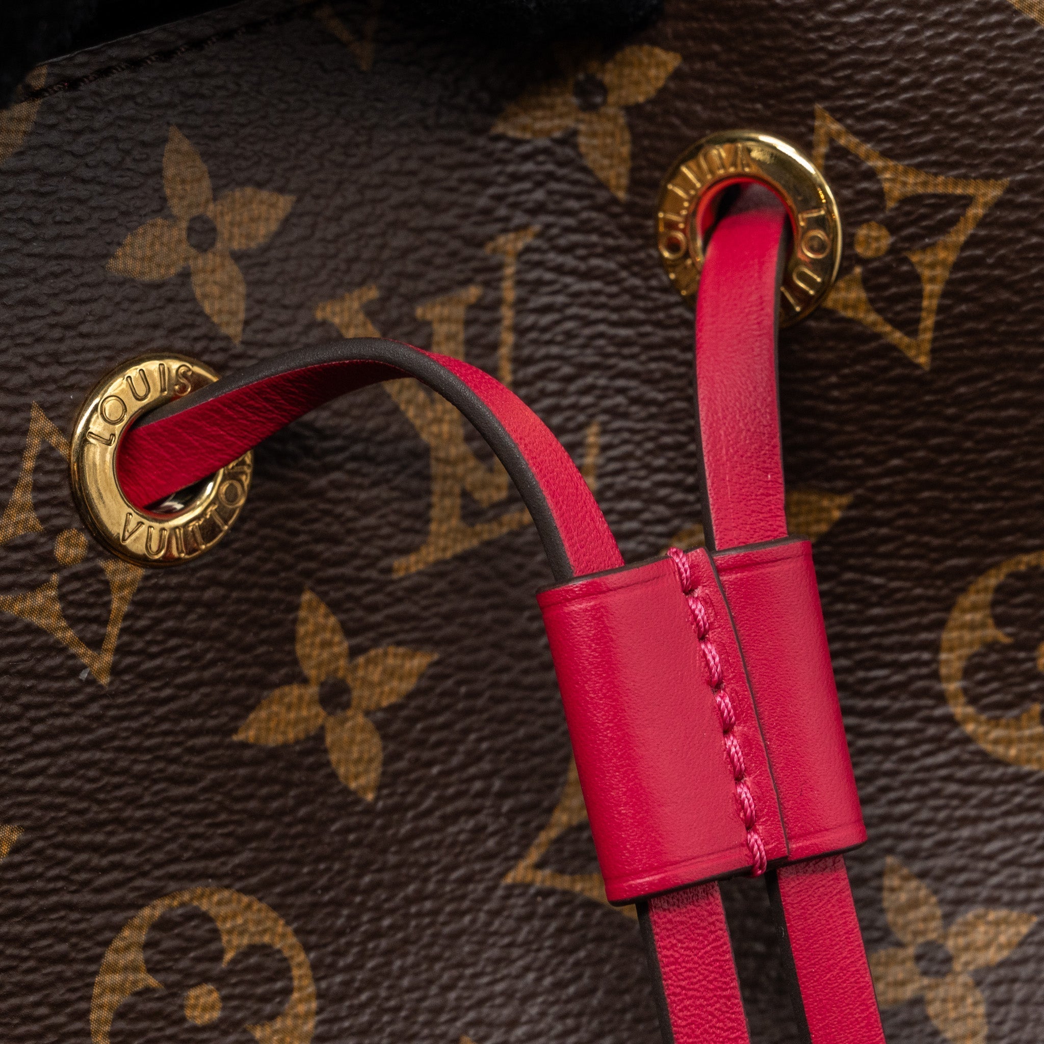 louis-vuitton-neonoe-monogram-canvas-pink-ghw
