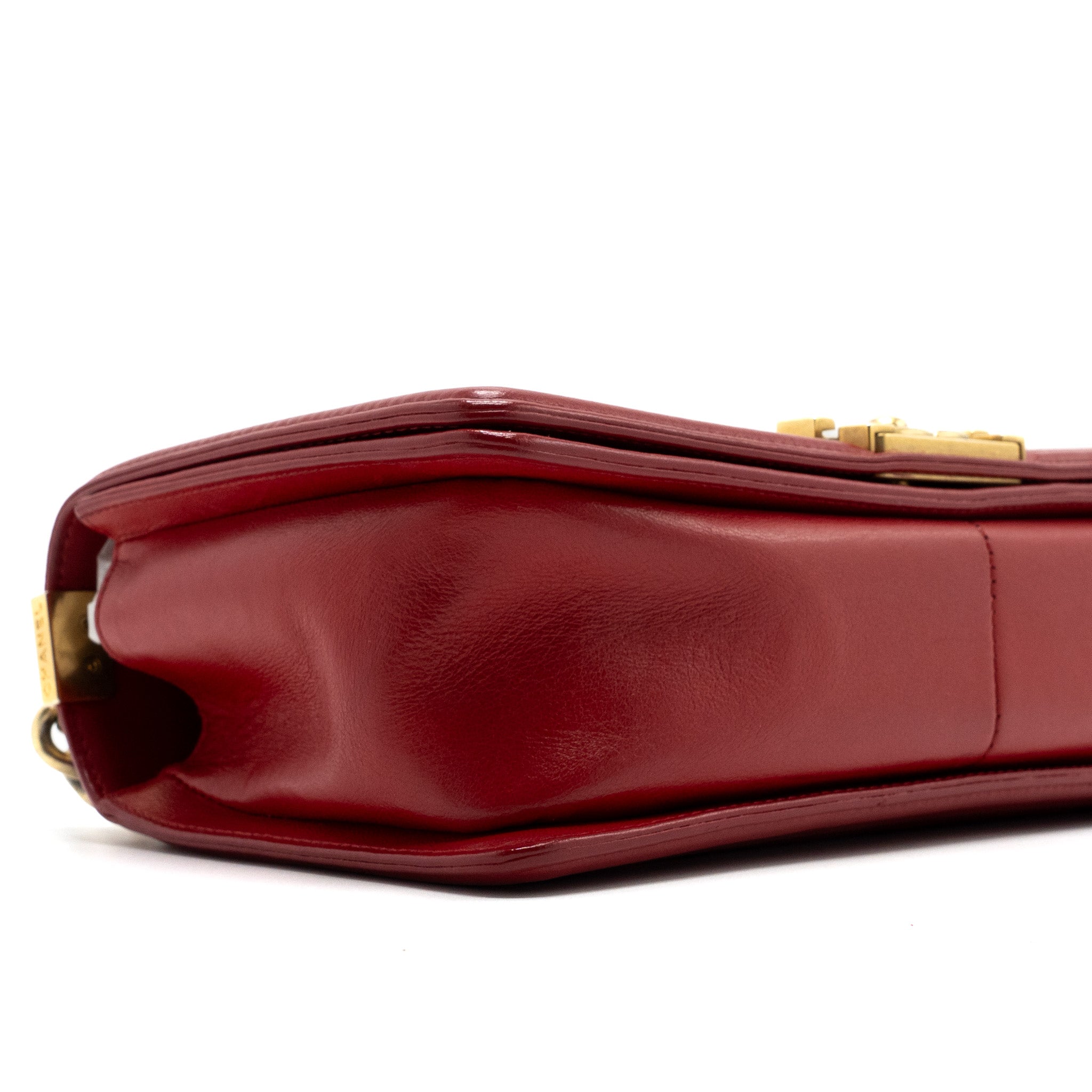 chanel-medium-boy-bag-red-brushed-ghw