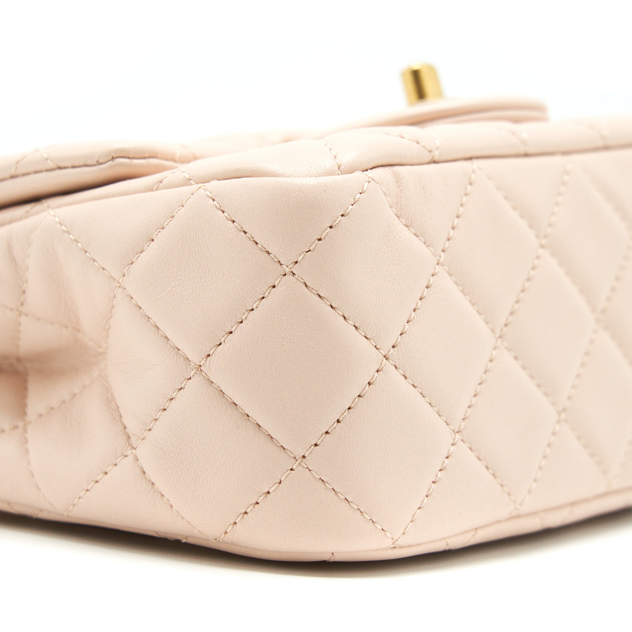 chanel-22c-pearl-crush-mini-square-flap-bag-light-pink-ghw