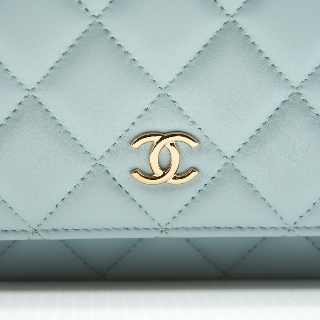 chanel-ribbon-wallet-on-chain-lambskin-light-blue-lghw