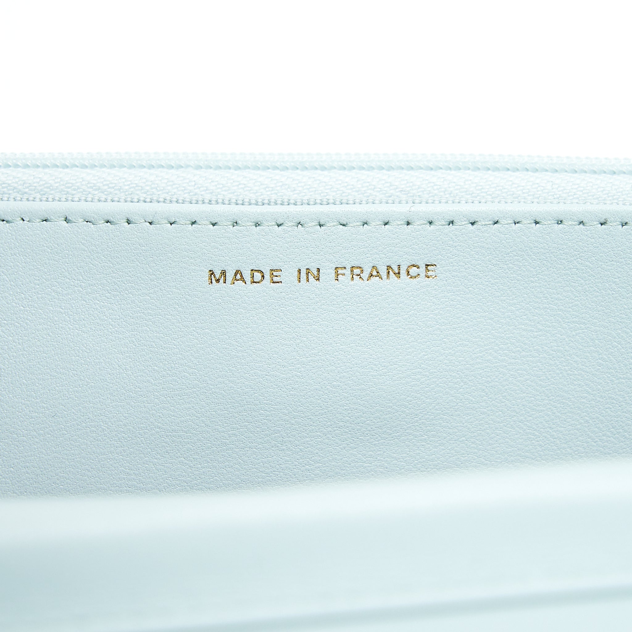 chanel-ribbon-wallet-on-chain-lambskin-light-blue-lghw