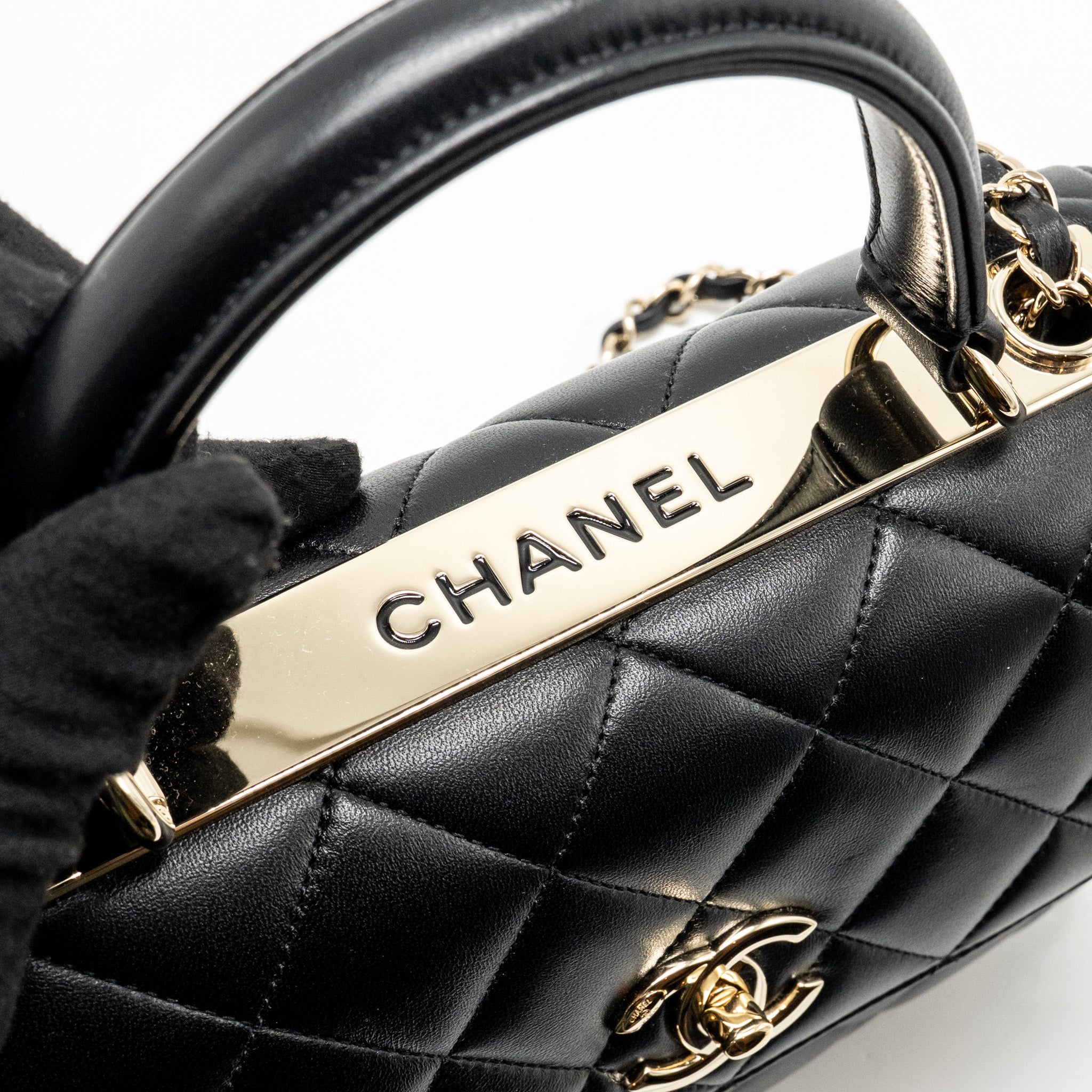 chanel-top-handle-trendy-cc-flap-bag-lambskin-black-lghw-copy-1