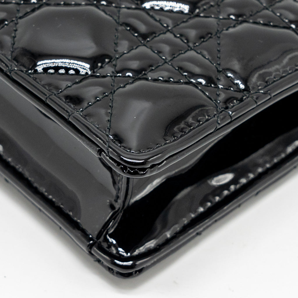 dior-caro-pouch-with-chain-patent-calfskin-black-ghw