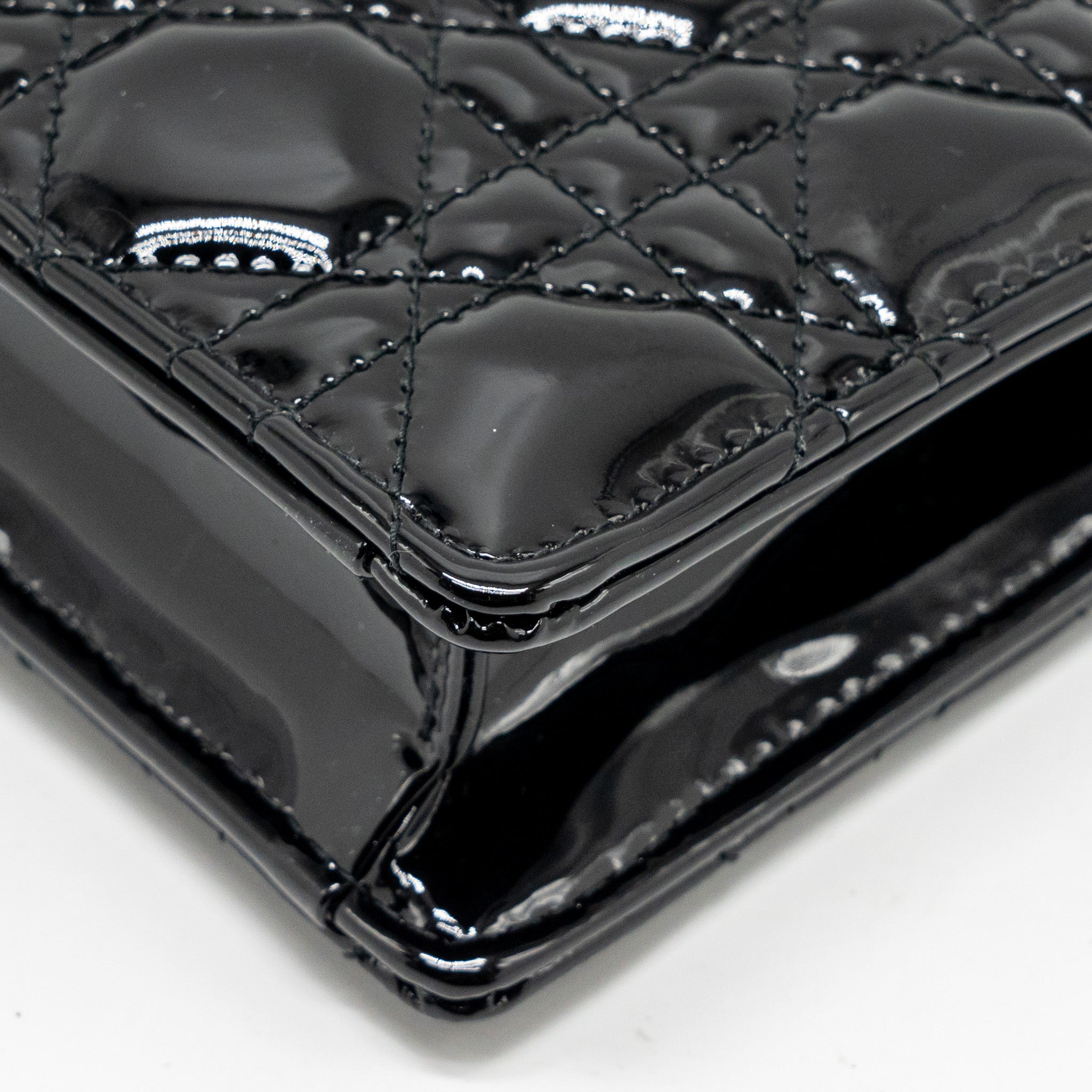 dior-caro-pouch-with-chain-patent-calfskin-black-ghw