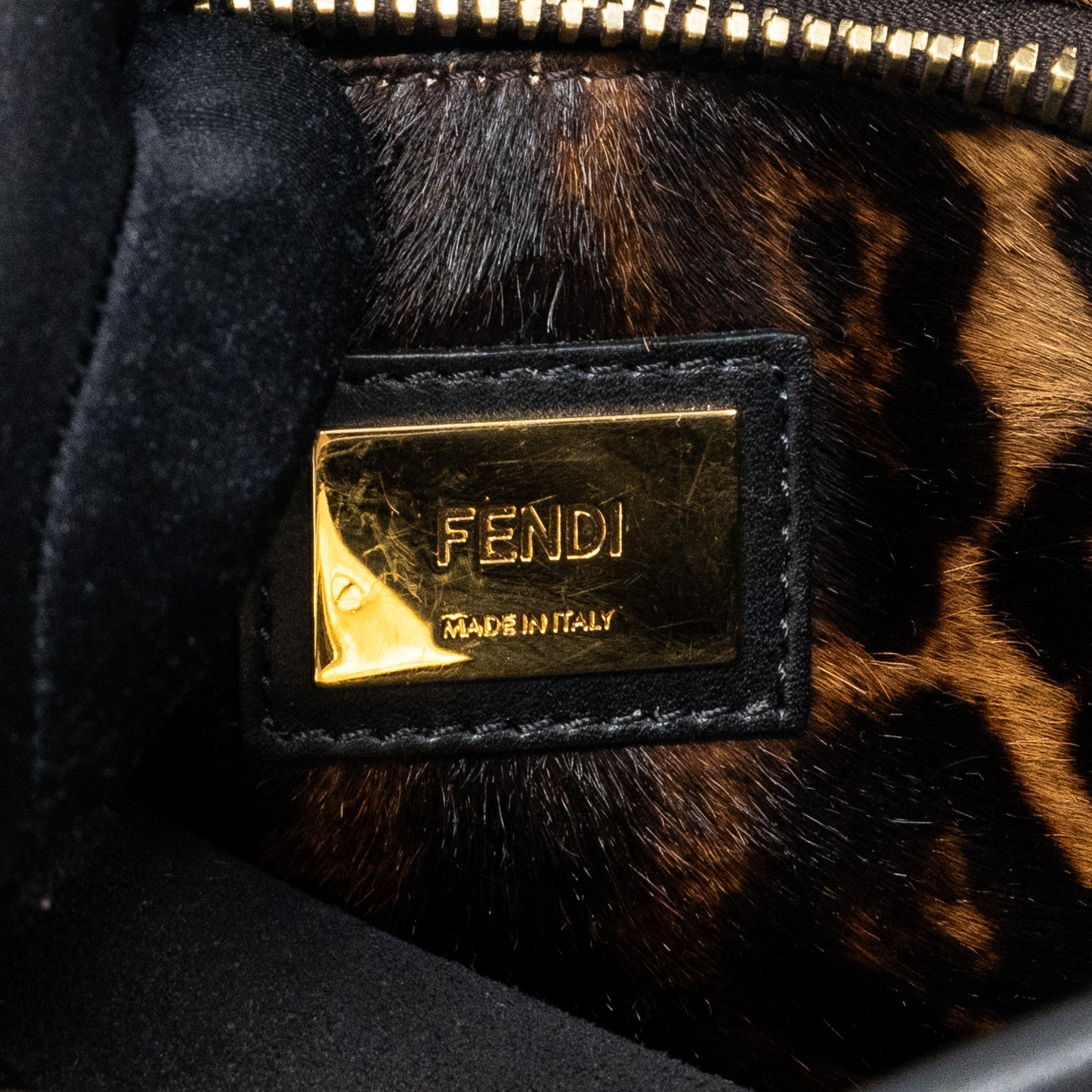 fendi-medium-peekaboo-bag-leather-black-ghw