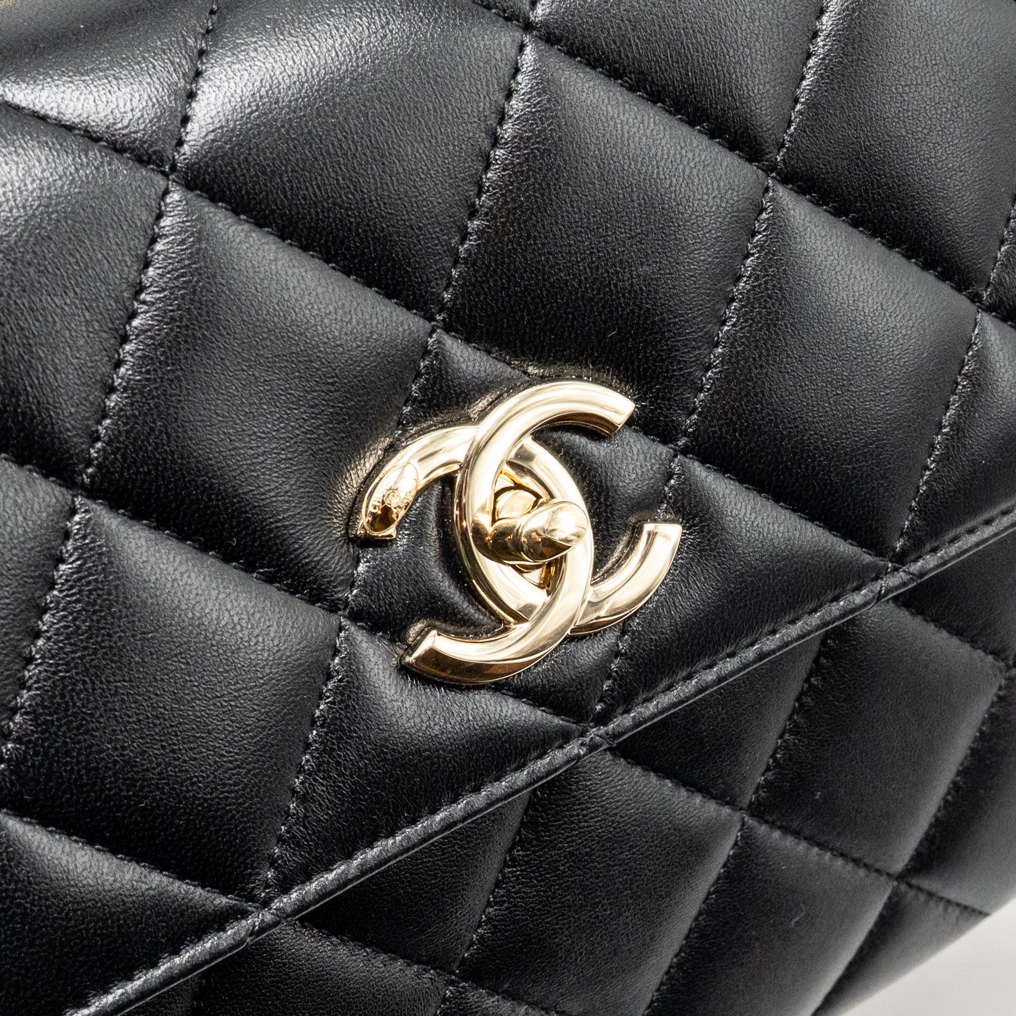 chanel-top-handle-trendy-cc-flap-bag-lambskin-black-lghw-copy-1