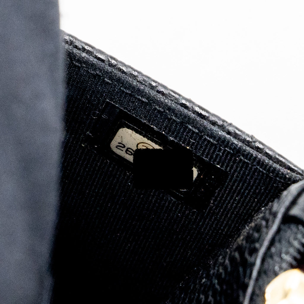 chanel-classic-wallet-on-chain-black-caviar-black-ghw
