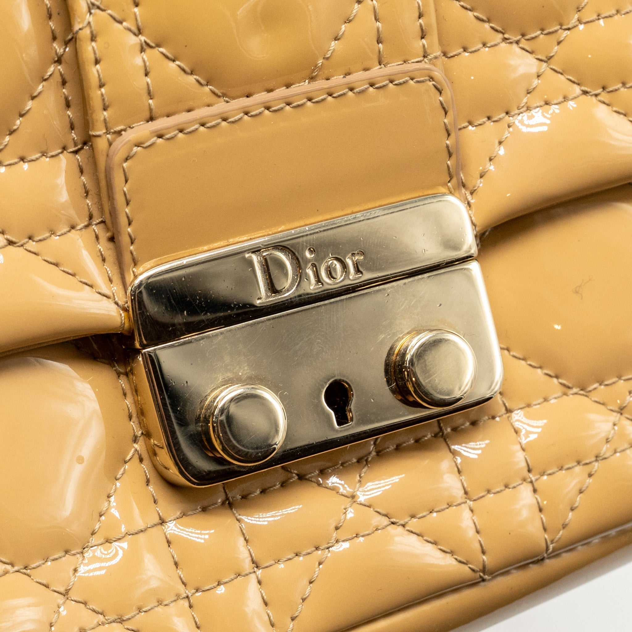dior-beige-02lua1111