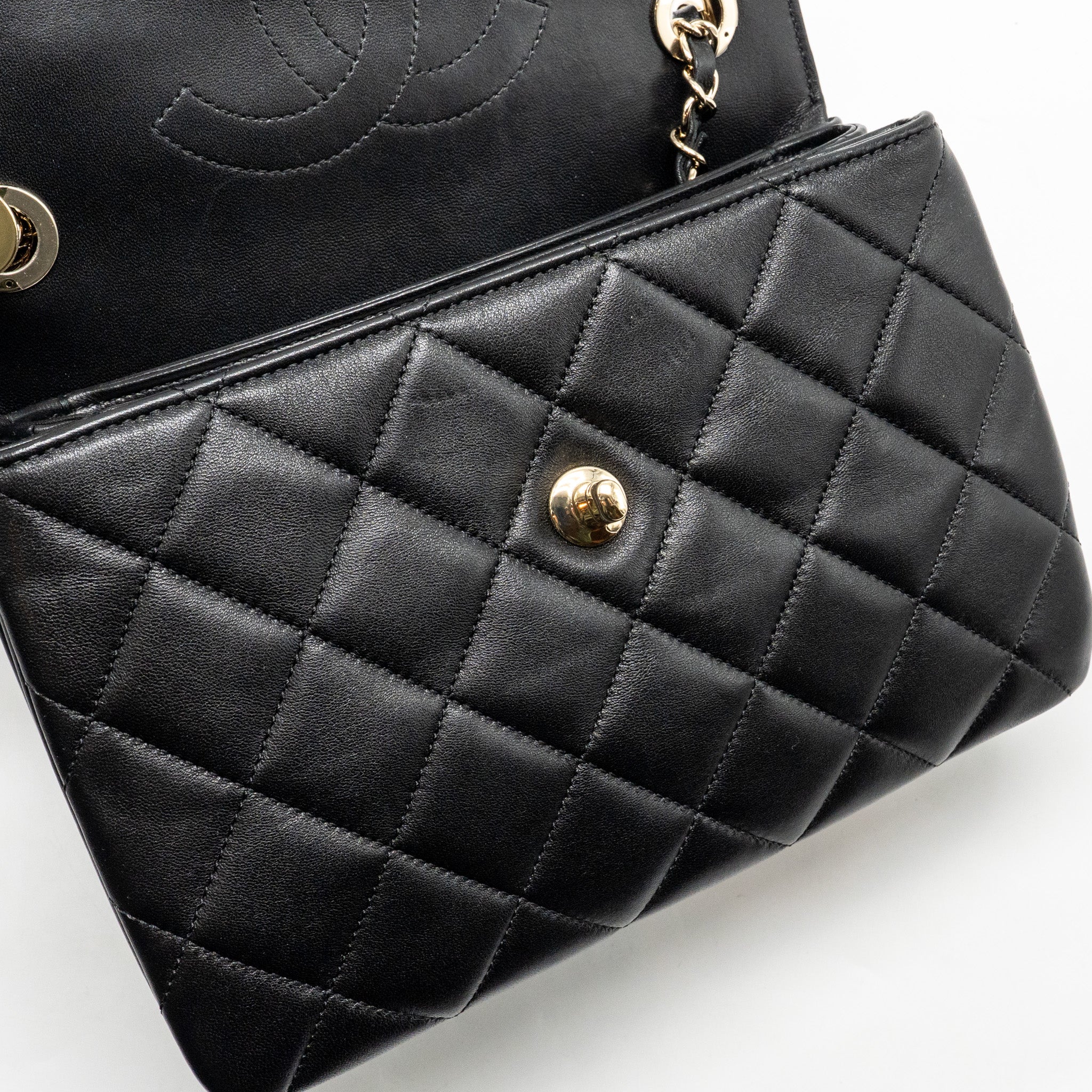 chanel-top-handle-trendy-cc-flap-bag-lambskin-black-lghw-copy-1