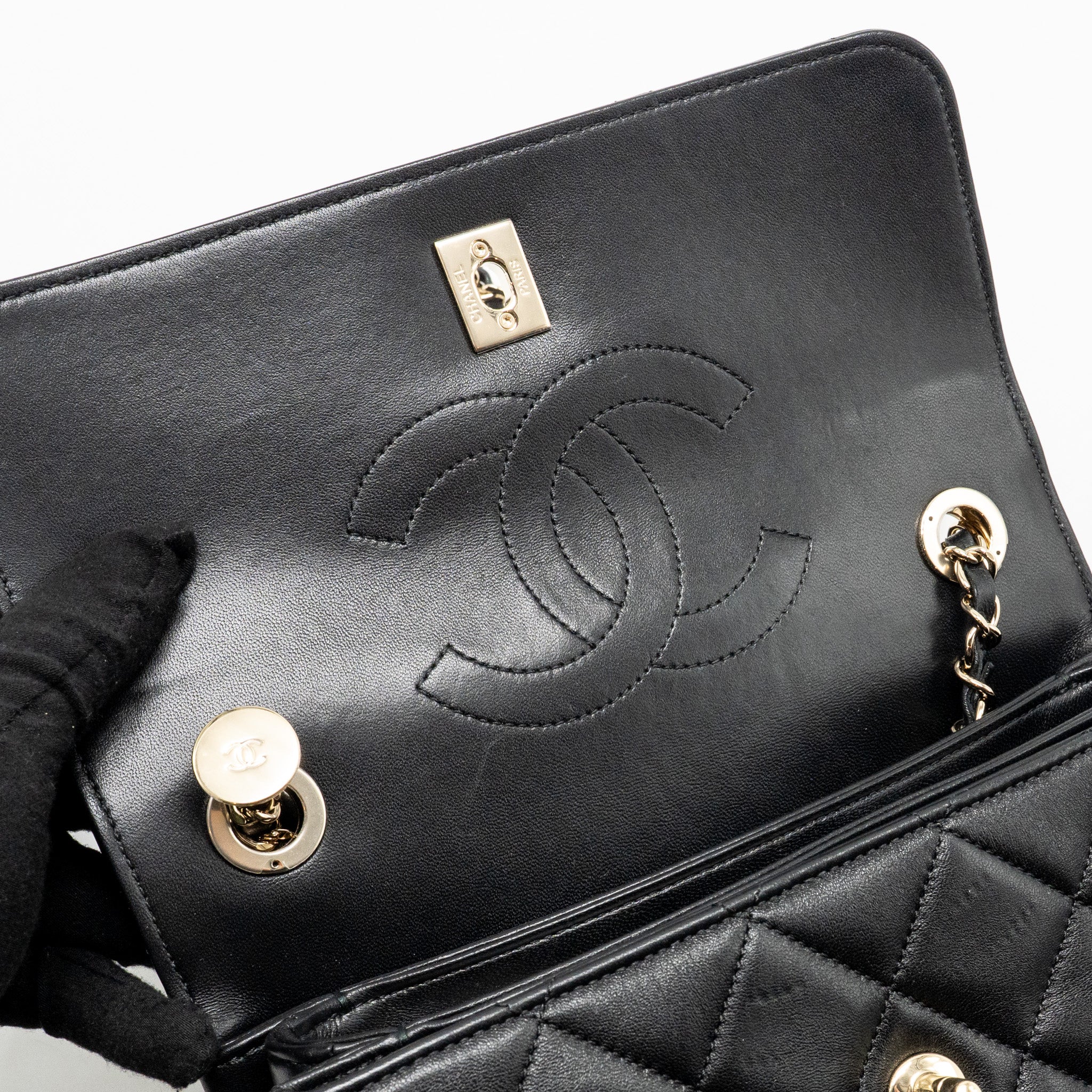 chanel-top-handle-trendy-cc-flap-bag-lambskin-black-lghw-copy-1