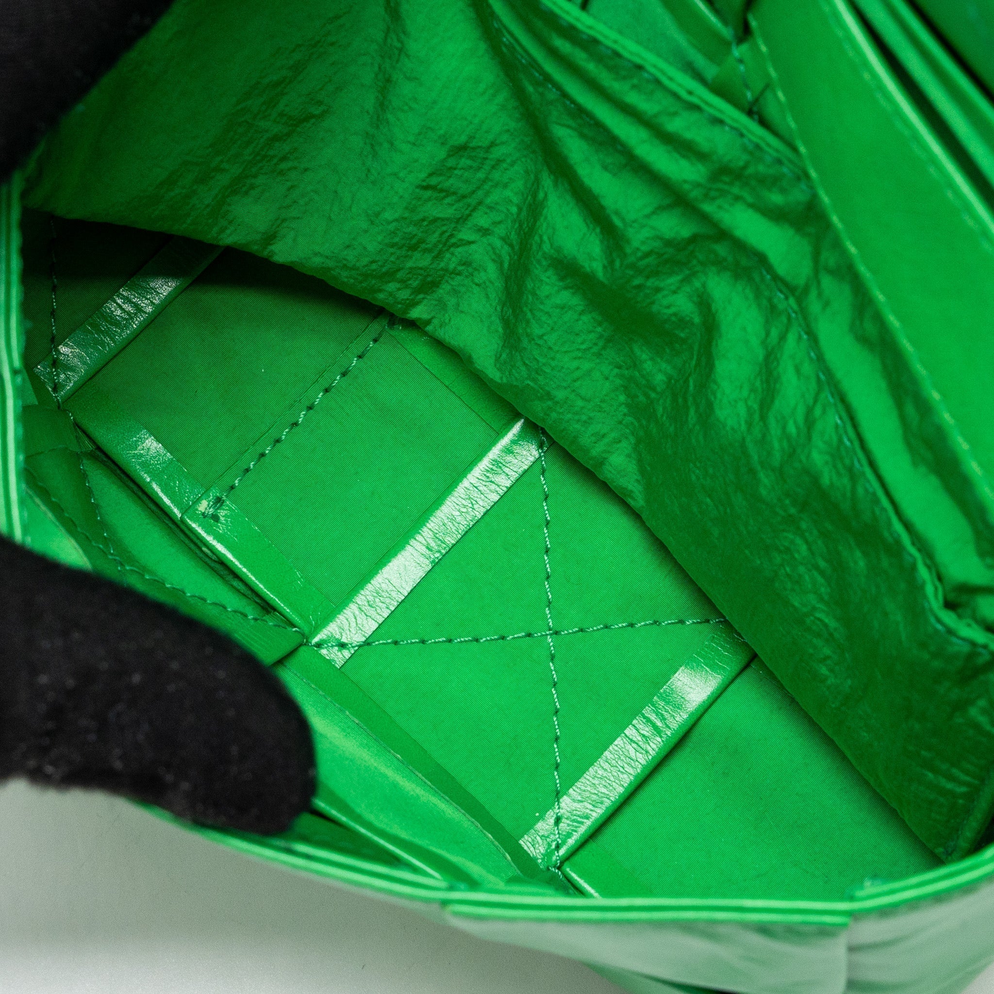 bottega-veneta-cassette-belt-bag-leather-green-shw-copy