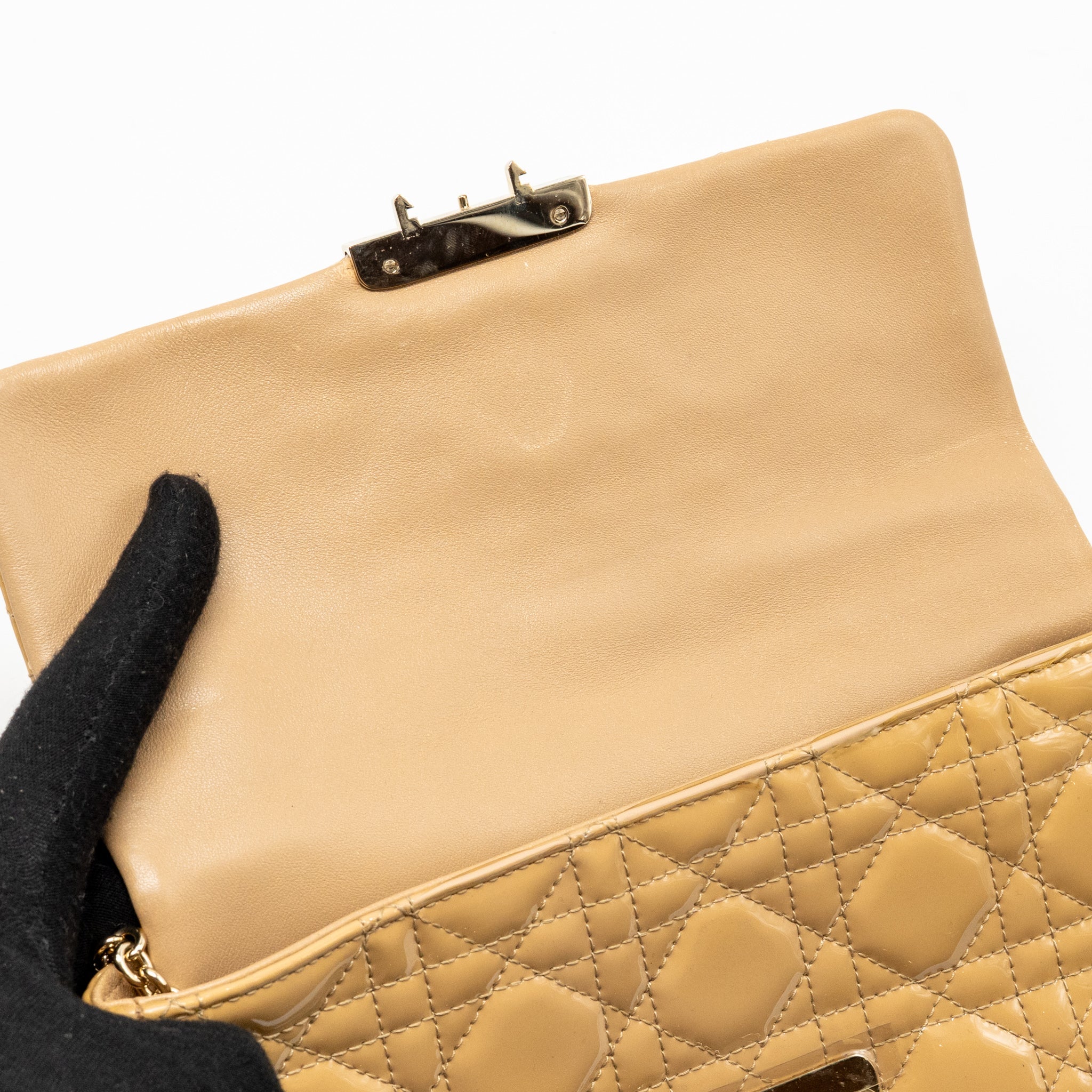 dior-beige-02lua1111