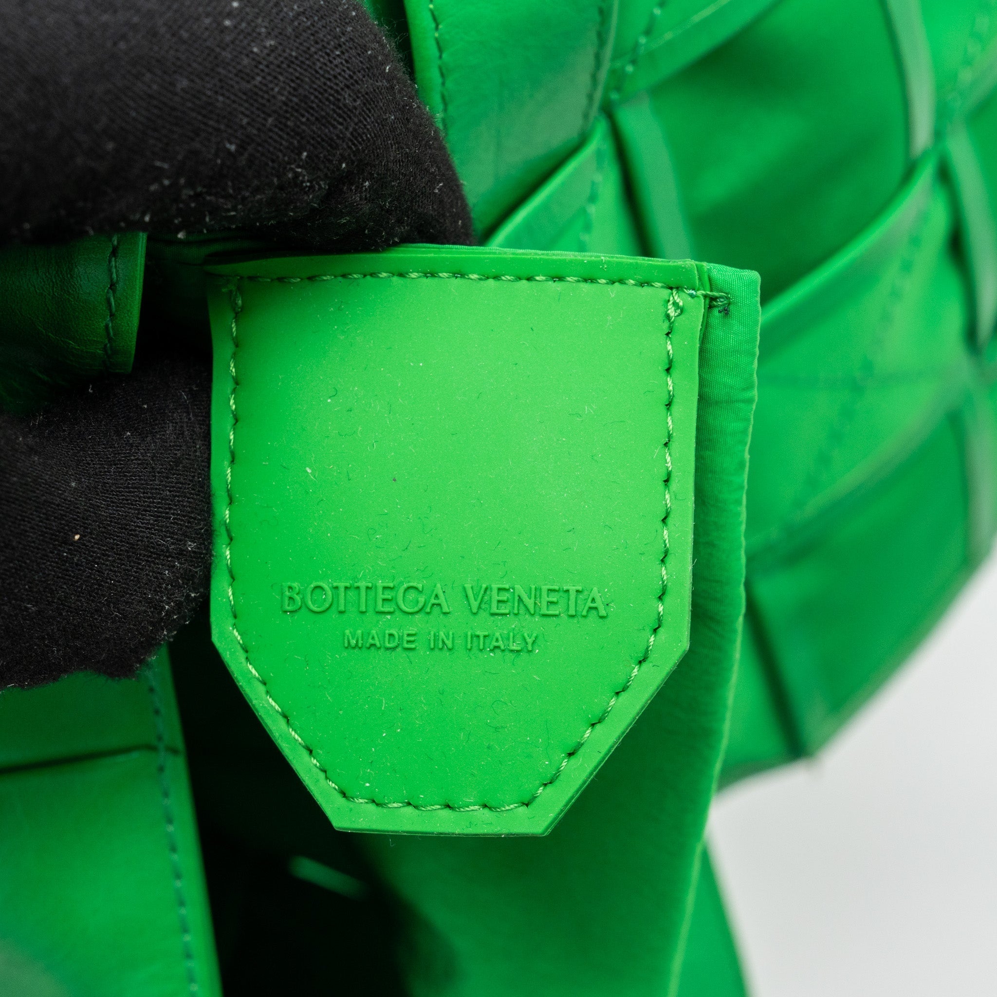 bottega-veneta-cassette-belt-bag-leather-green-shw-copy