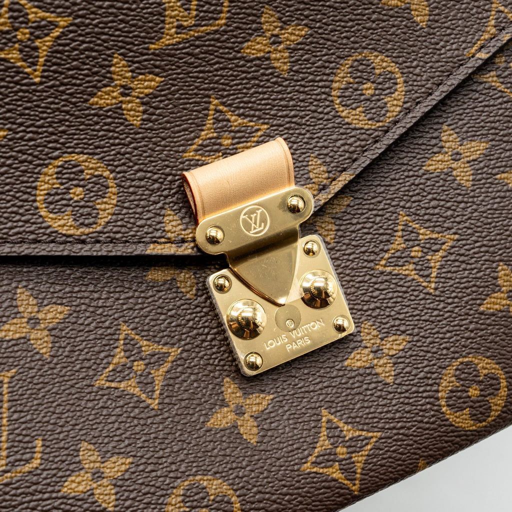 louis-vuitton-pochette-metis-monogram-canvas-ghw-23