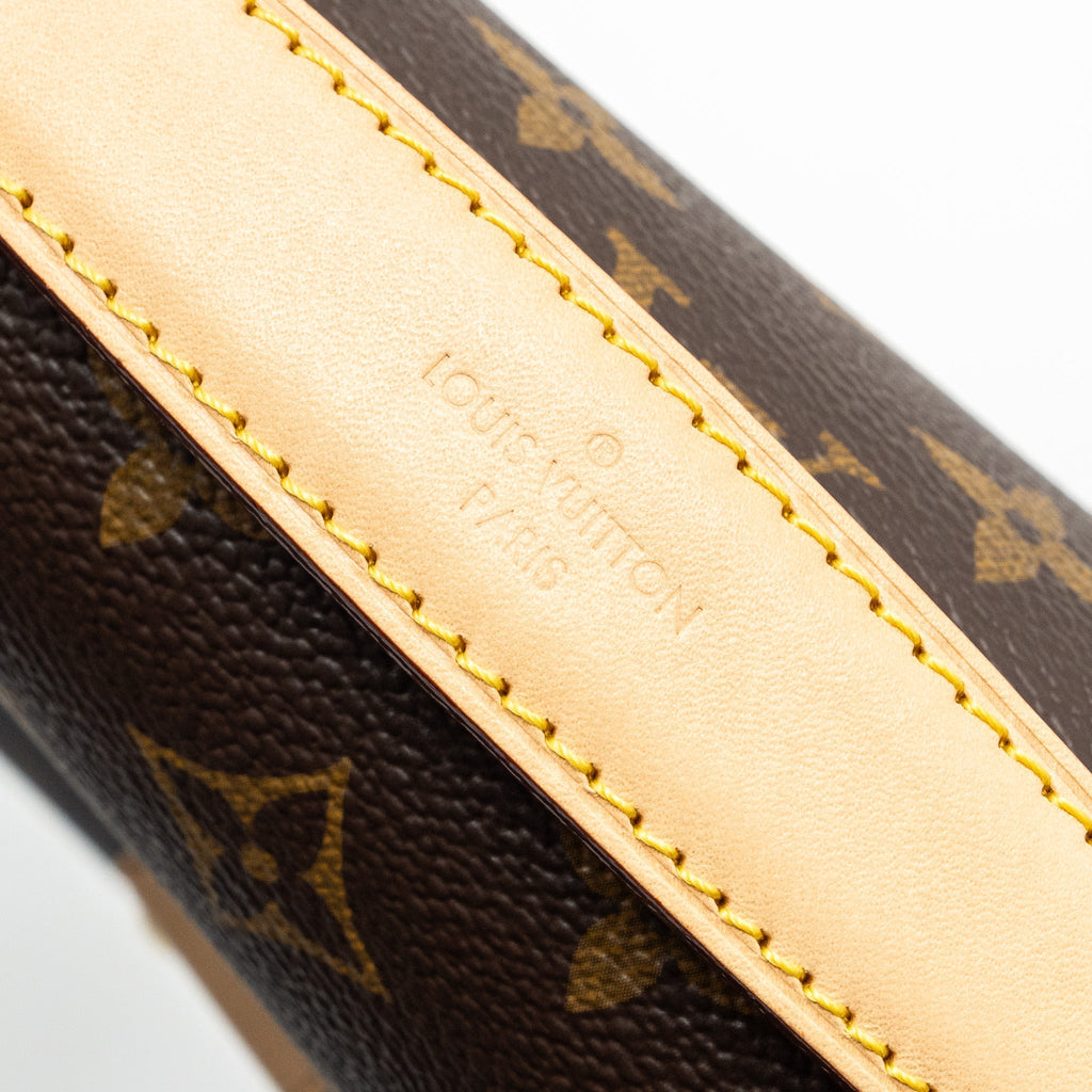 louis-vuitton-pochette-metis-monogram-canvas-ghw-23