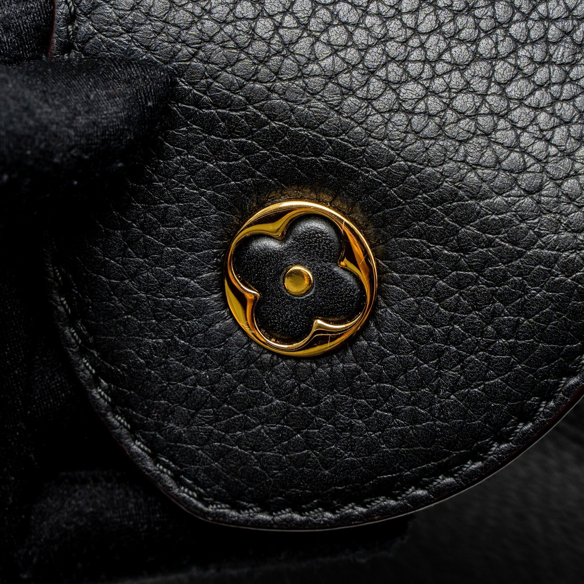 louis-vuitton-capucines-bb-taurillon-black-ghw