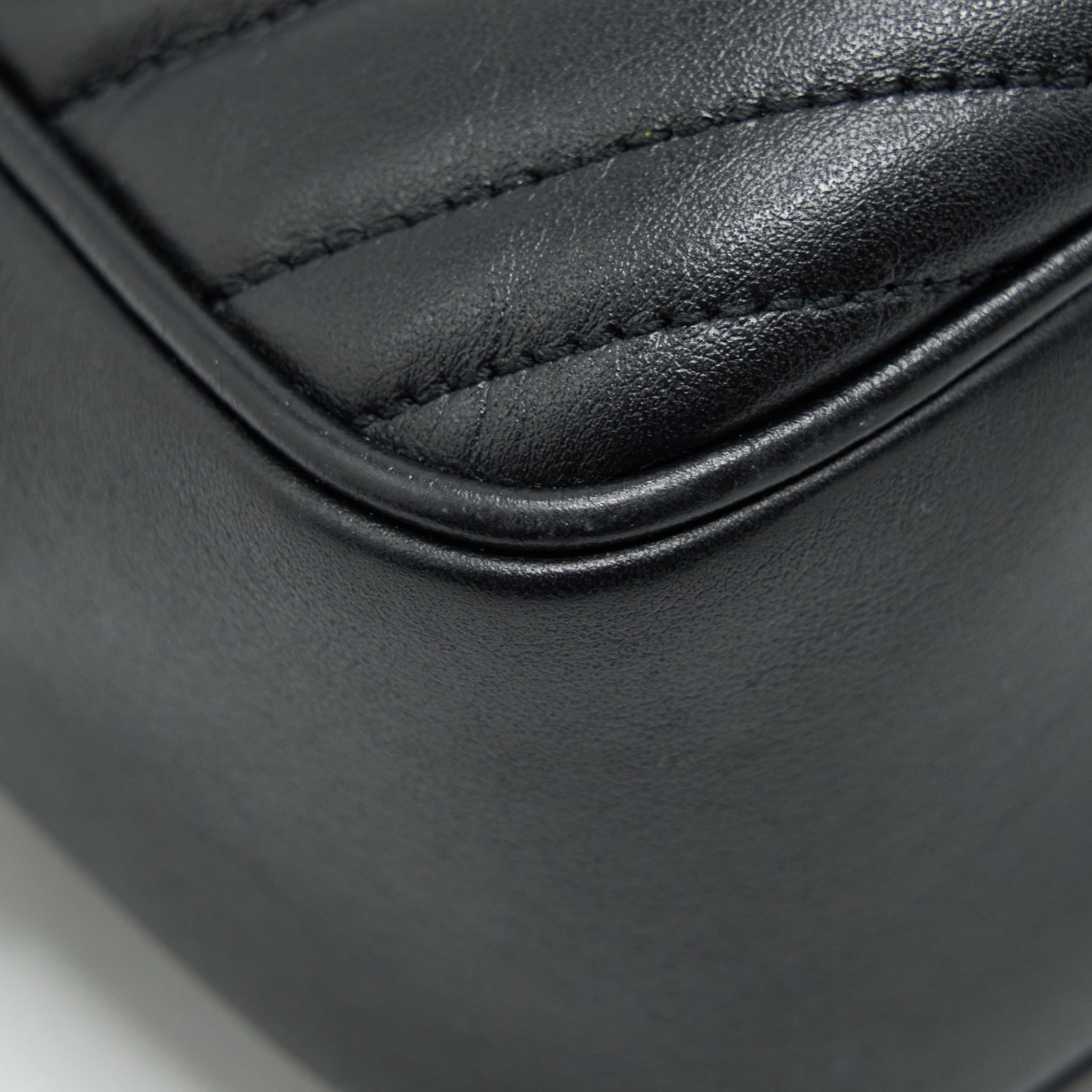 gucci-gg-marmont-small-matelasse-shoulder-bag-black-ghw