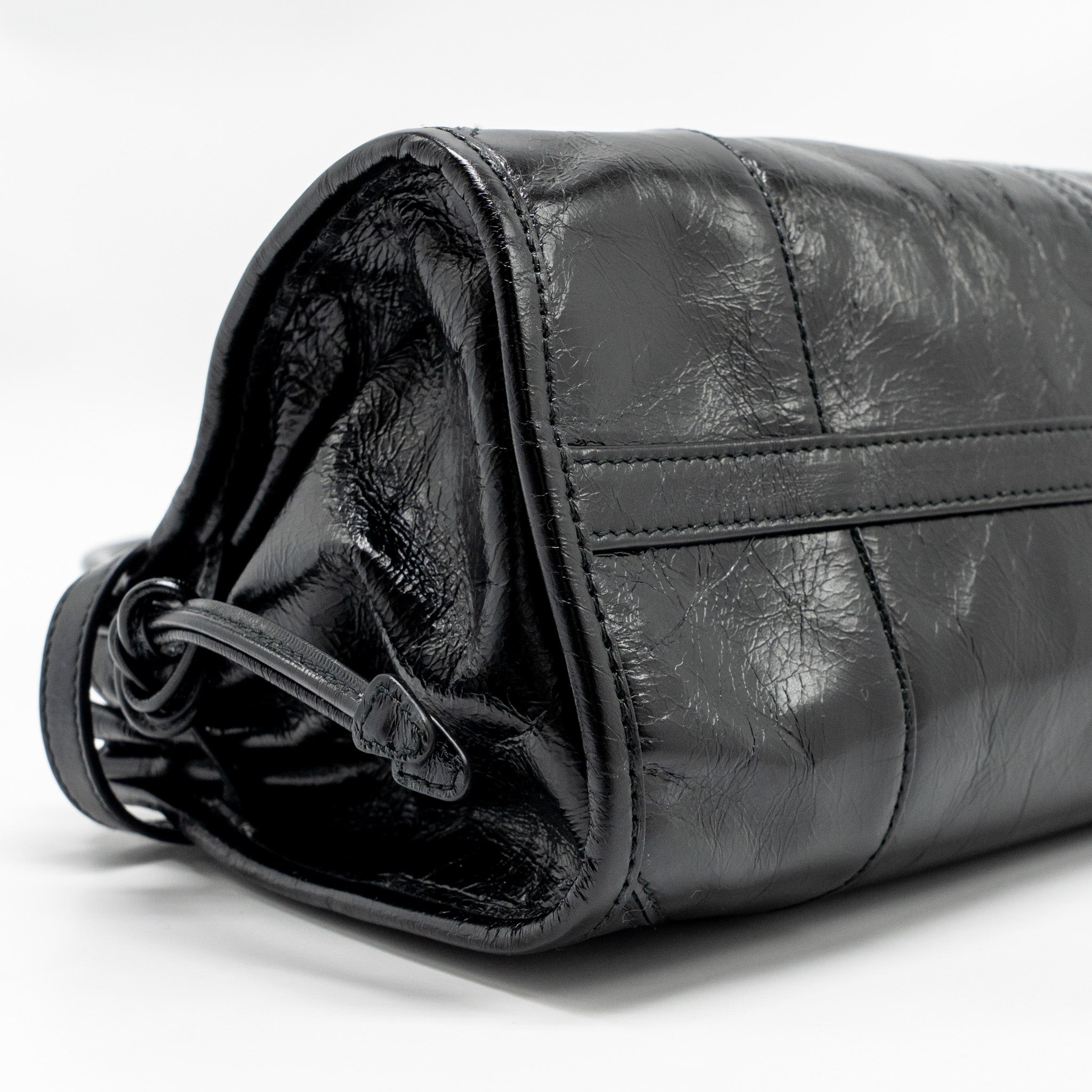 prada-bonnie-medium-leather-handbag-calfskin-black-ghw