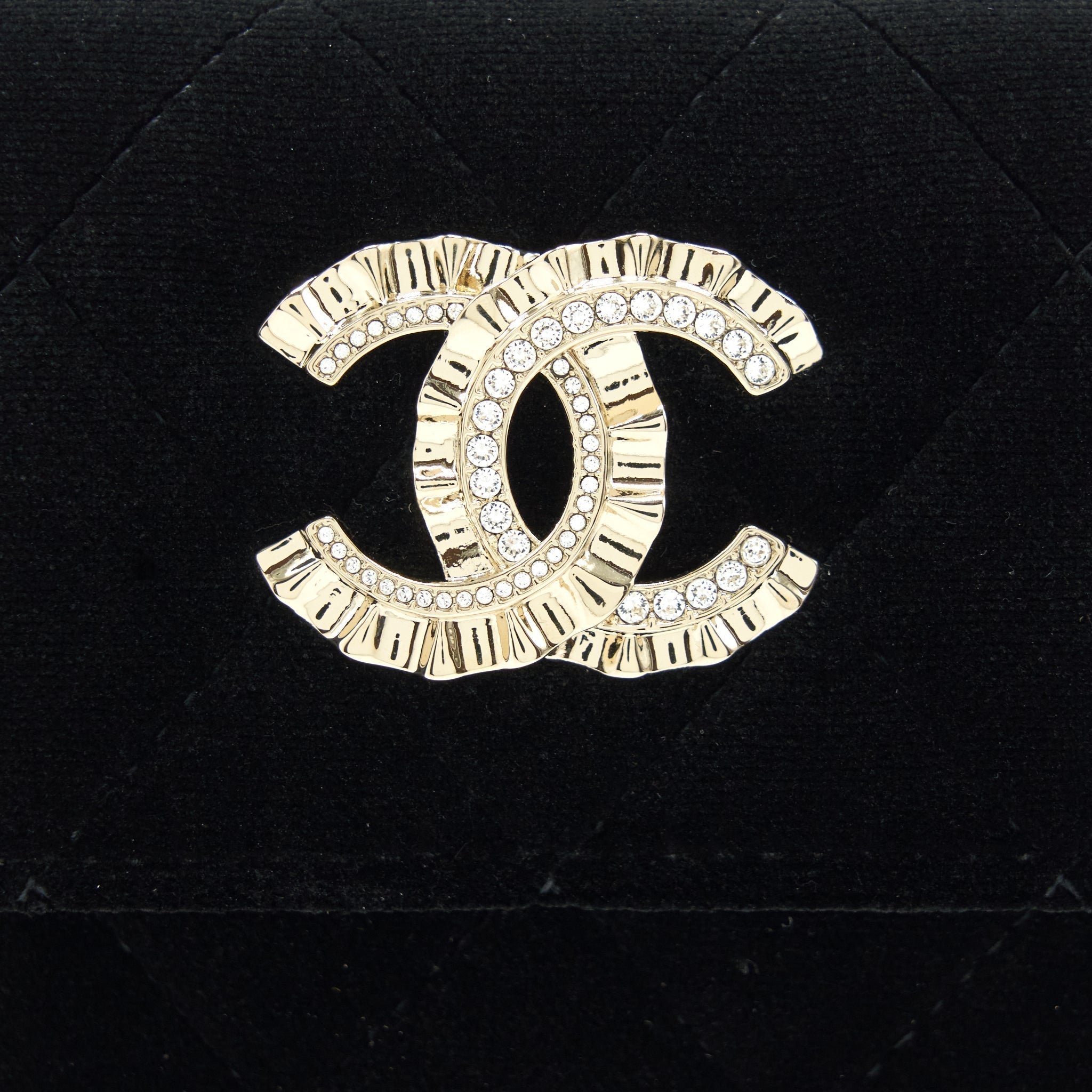 chanel-small-flap-wallet-velvet-black-lghw