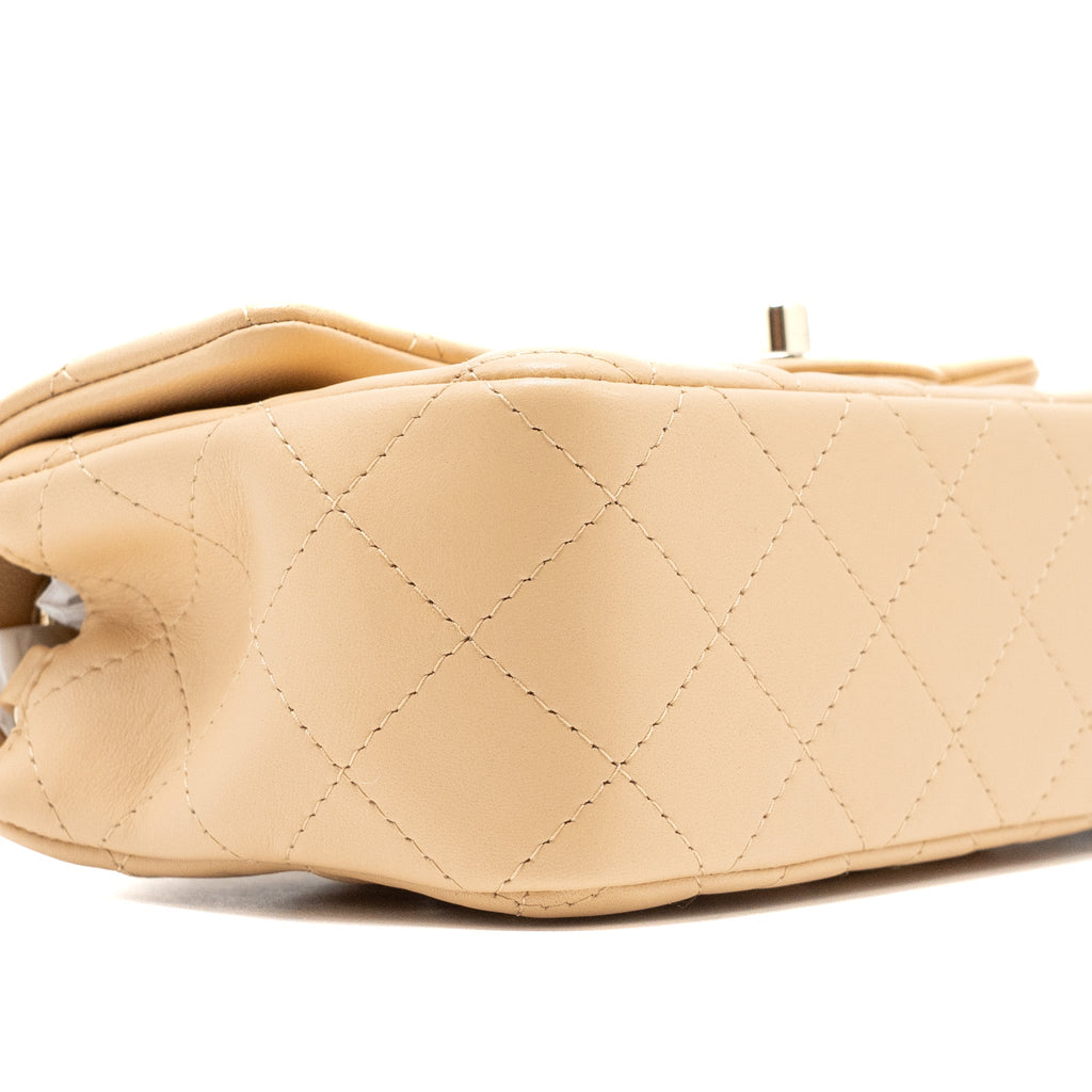 chanel-22c-mini-rectangular-flap-bag-lambskin-beige-lghw-microchip