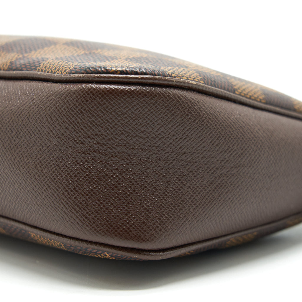louis-vuitton-pochette-accessories-damier-ebene