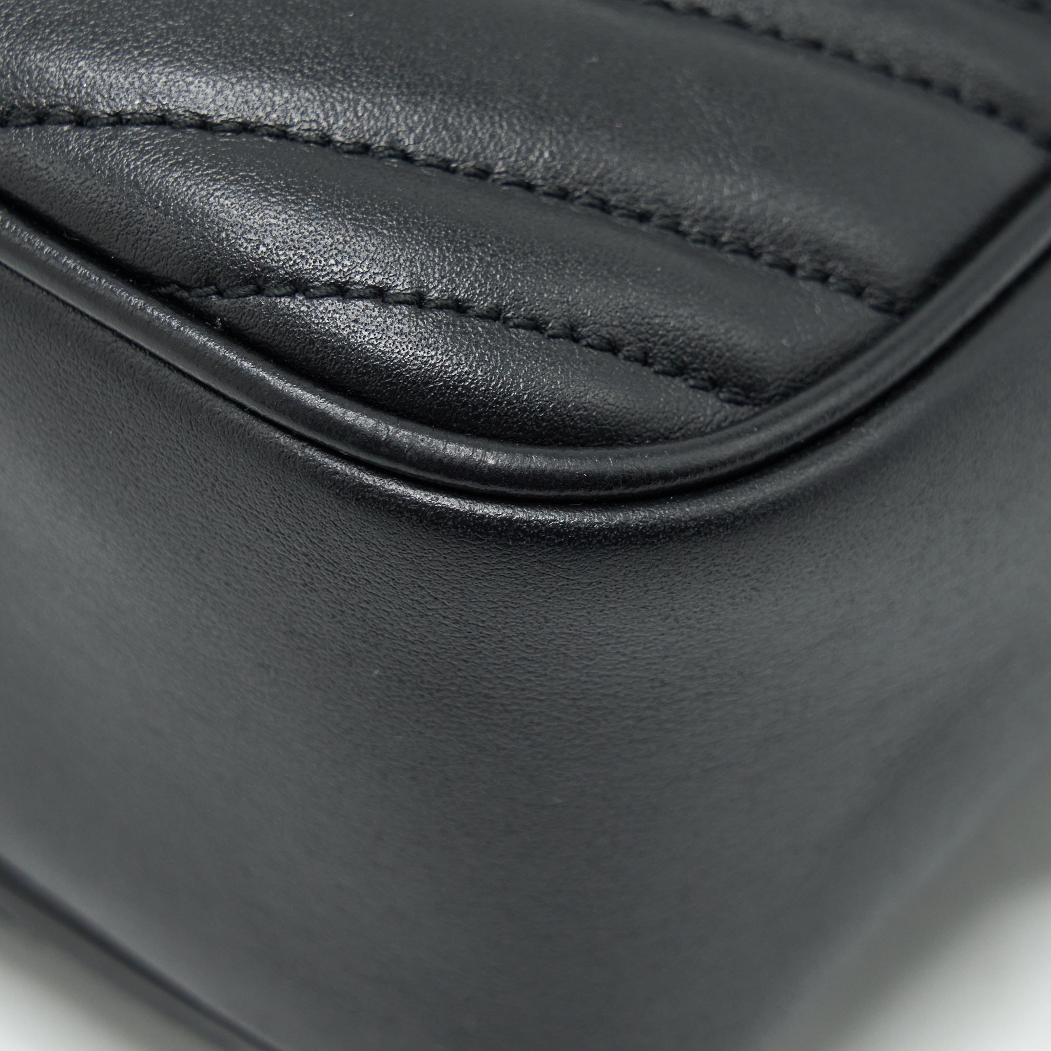 gucci-gg-marmont-small-matelasse-shoulder-bag-black-ghw