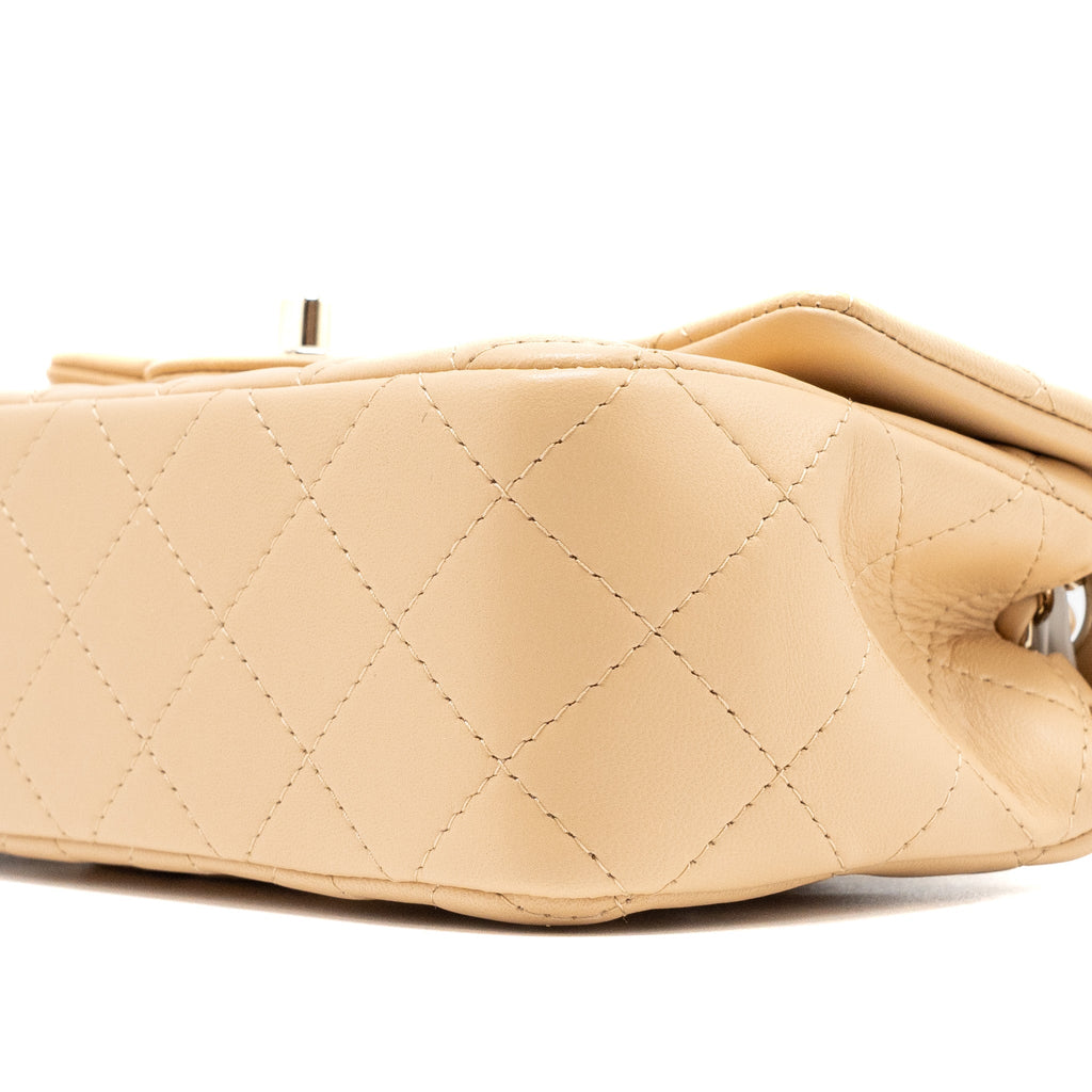 chanel-22c-mini-rectangular-flap-bag-lambskin-beige-lghw-microchip