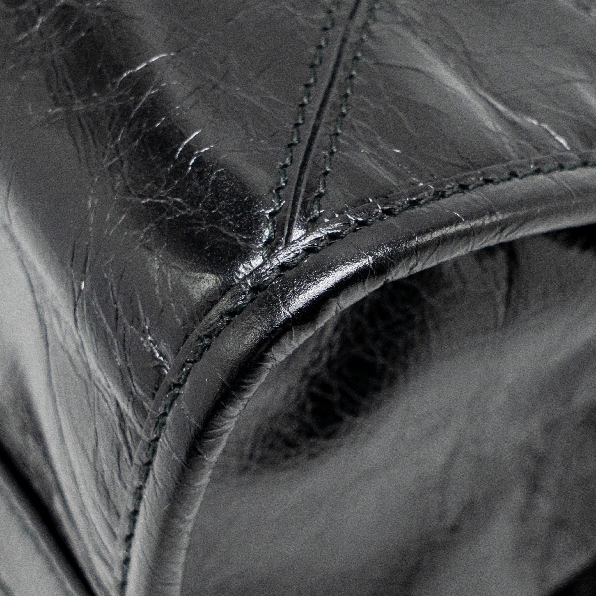 prada-bonnie-medium-leather-handbag-calfskin-black-ghw