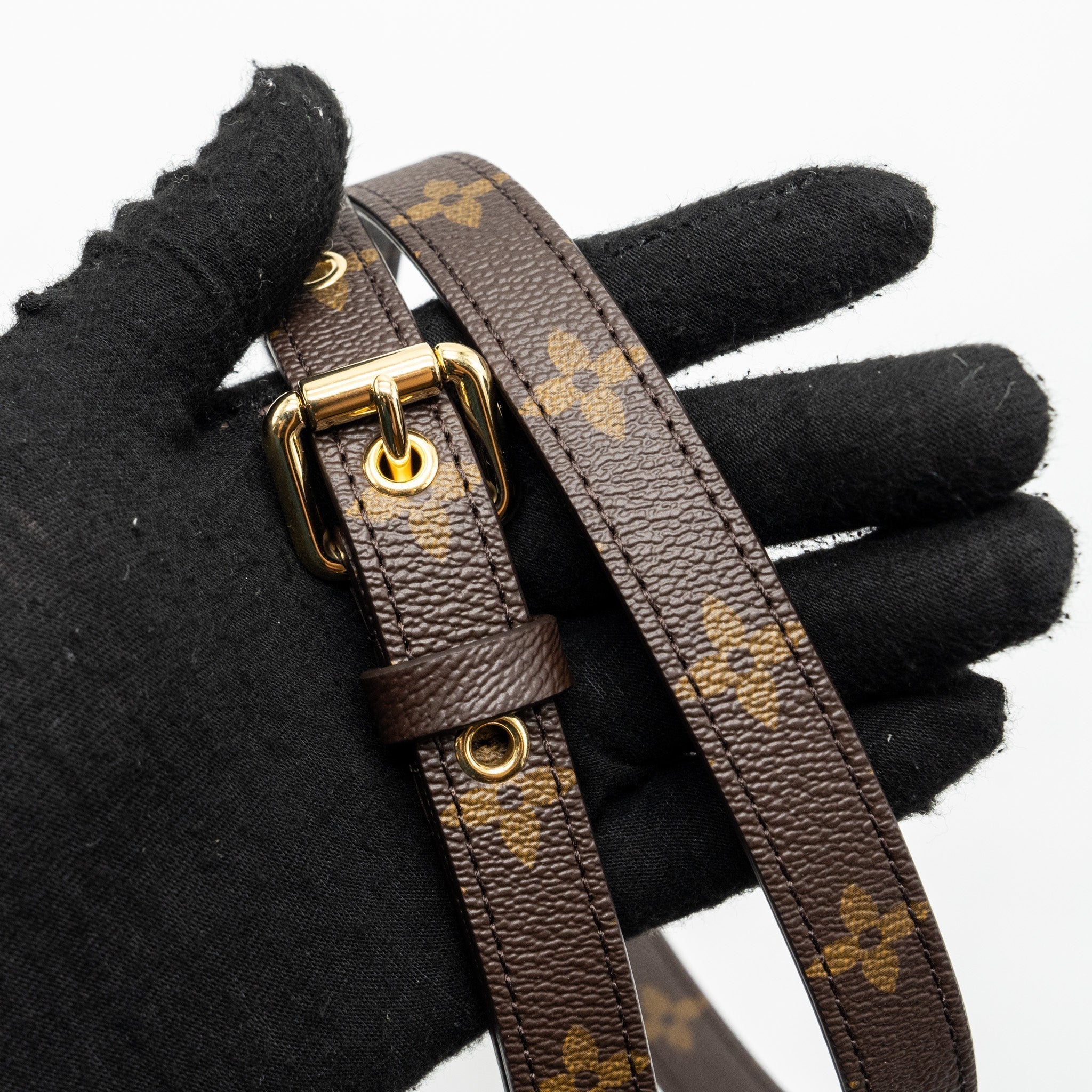 louis-vuitton-pochette-metis-monogram-canvas-ghw-23
