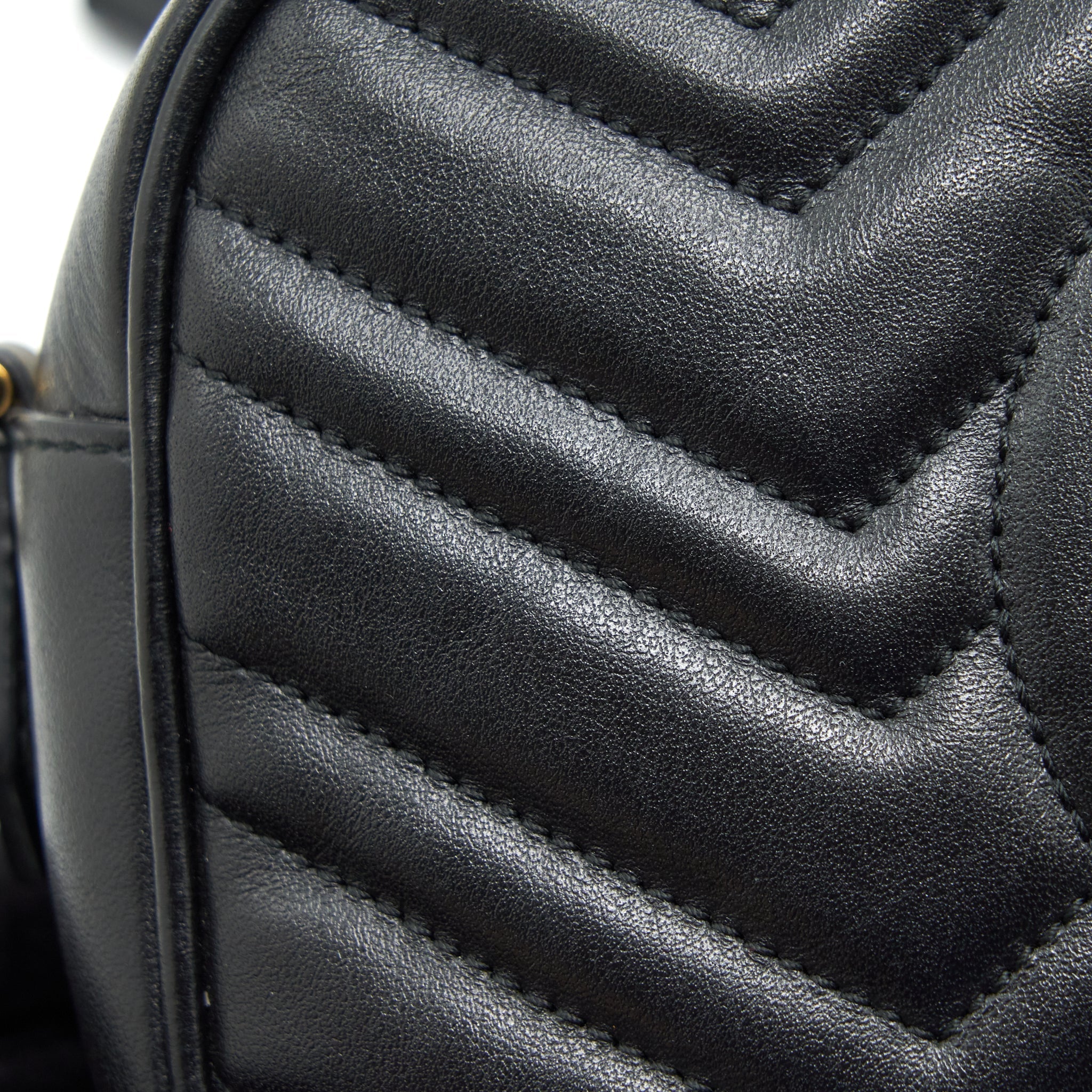 gucci-gg-marmont-small-matelasse-shoulder-bag-black-ghw