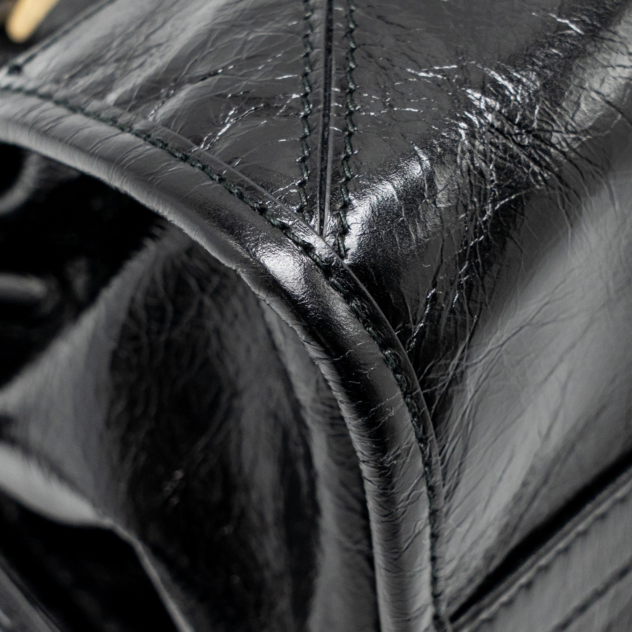 prada-bonnie-medium-leather-handbag-calfskin-black-ghw