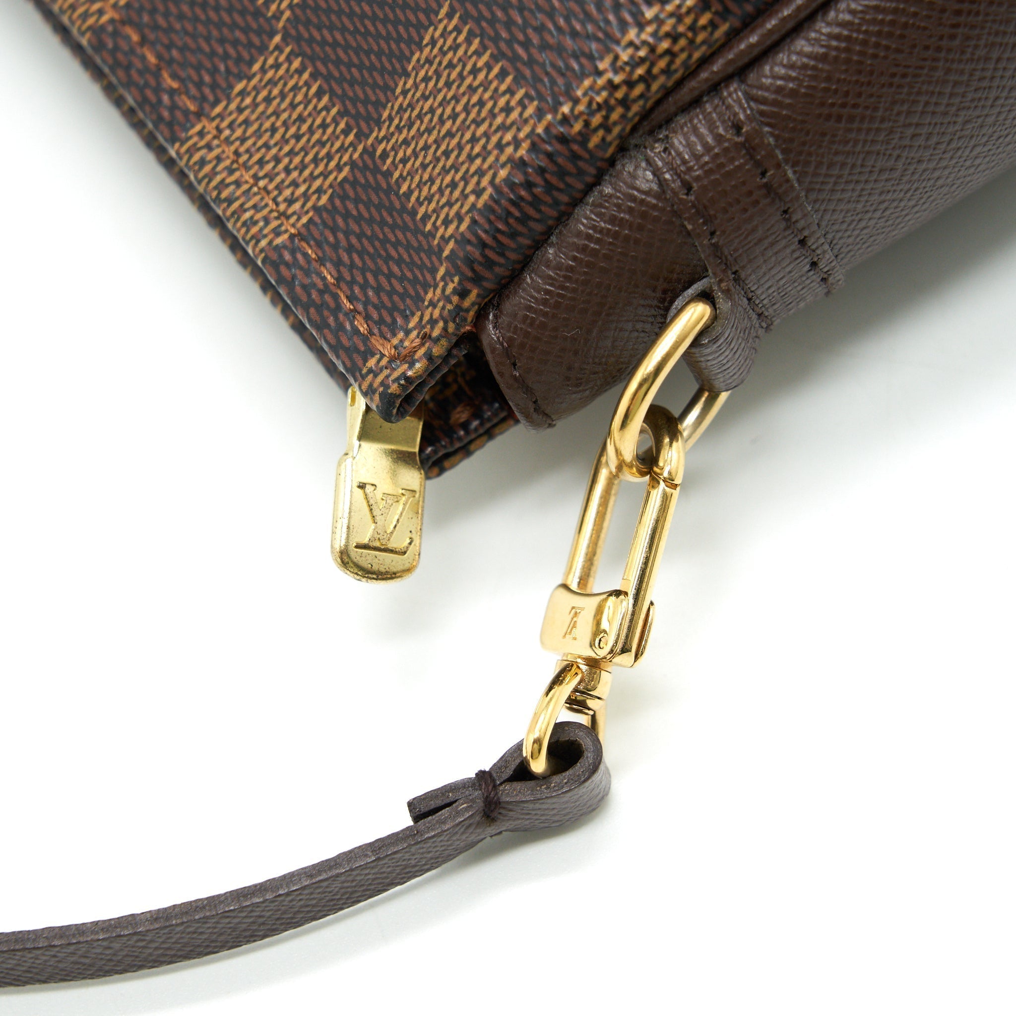 louis-vuitton-pochette-accessories-damier-ebene