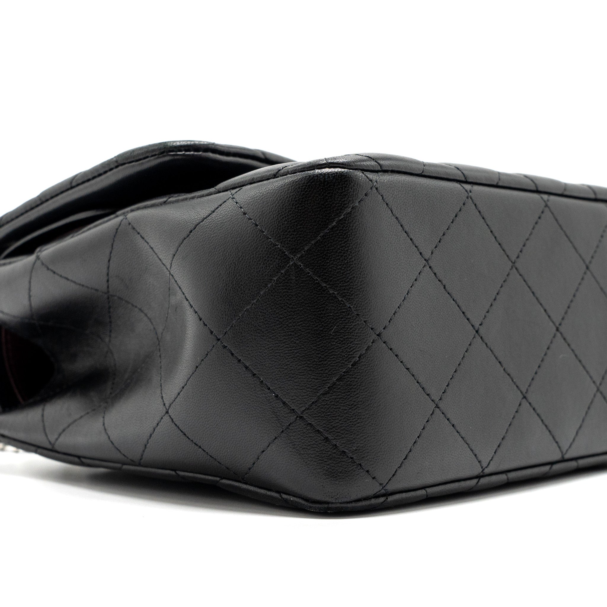 chanel-jumbo-classic-double-flap-lambskin-black-shw-copy