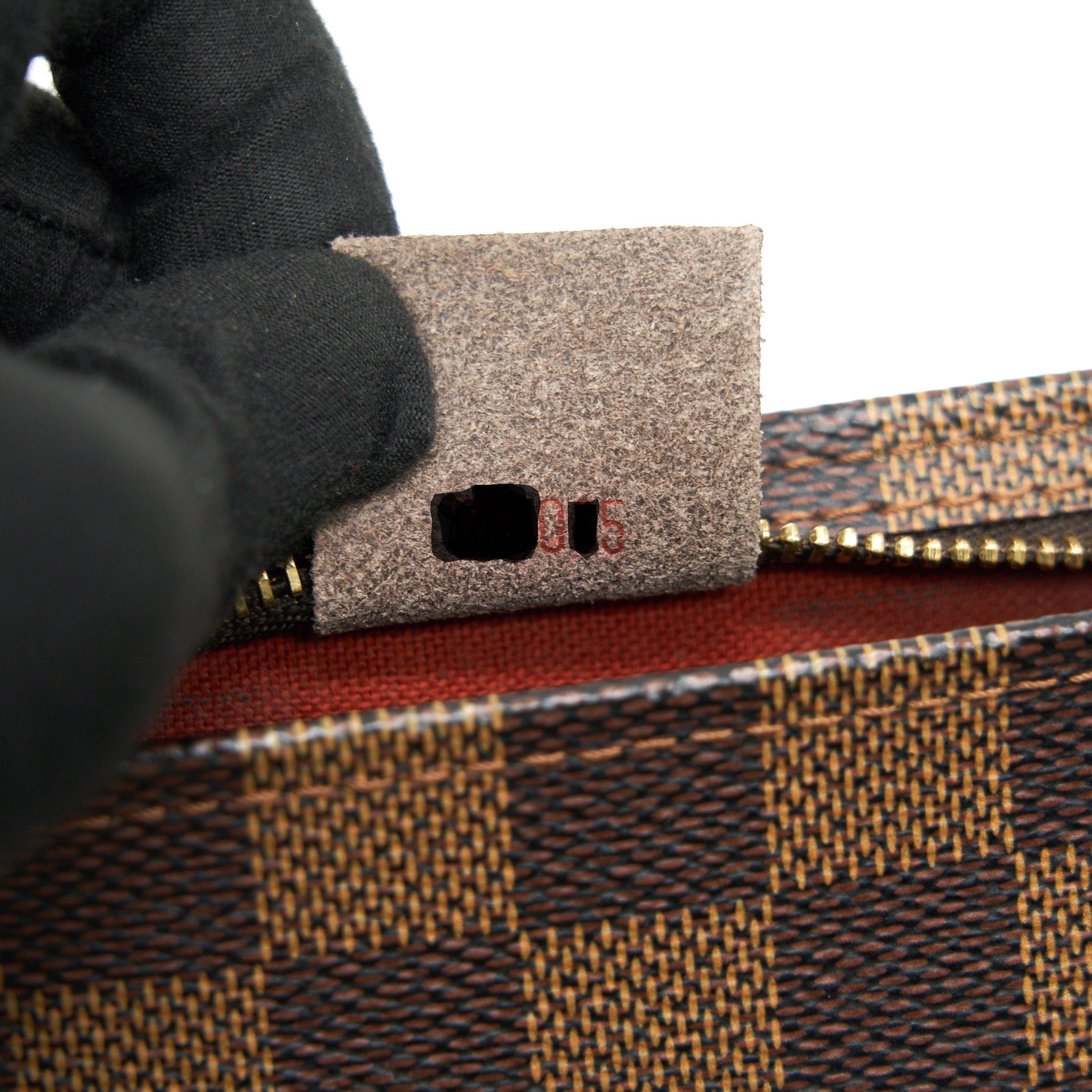louis-vuitton-pochette-accessories-damier-ebene