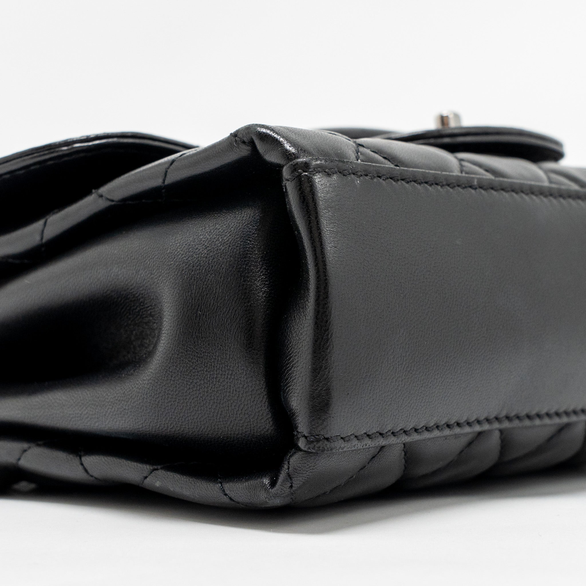 chanel-coco-loop-single-flap-bag-lambskin-black-shw-copy