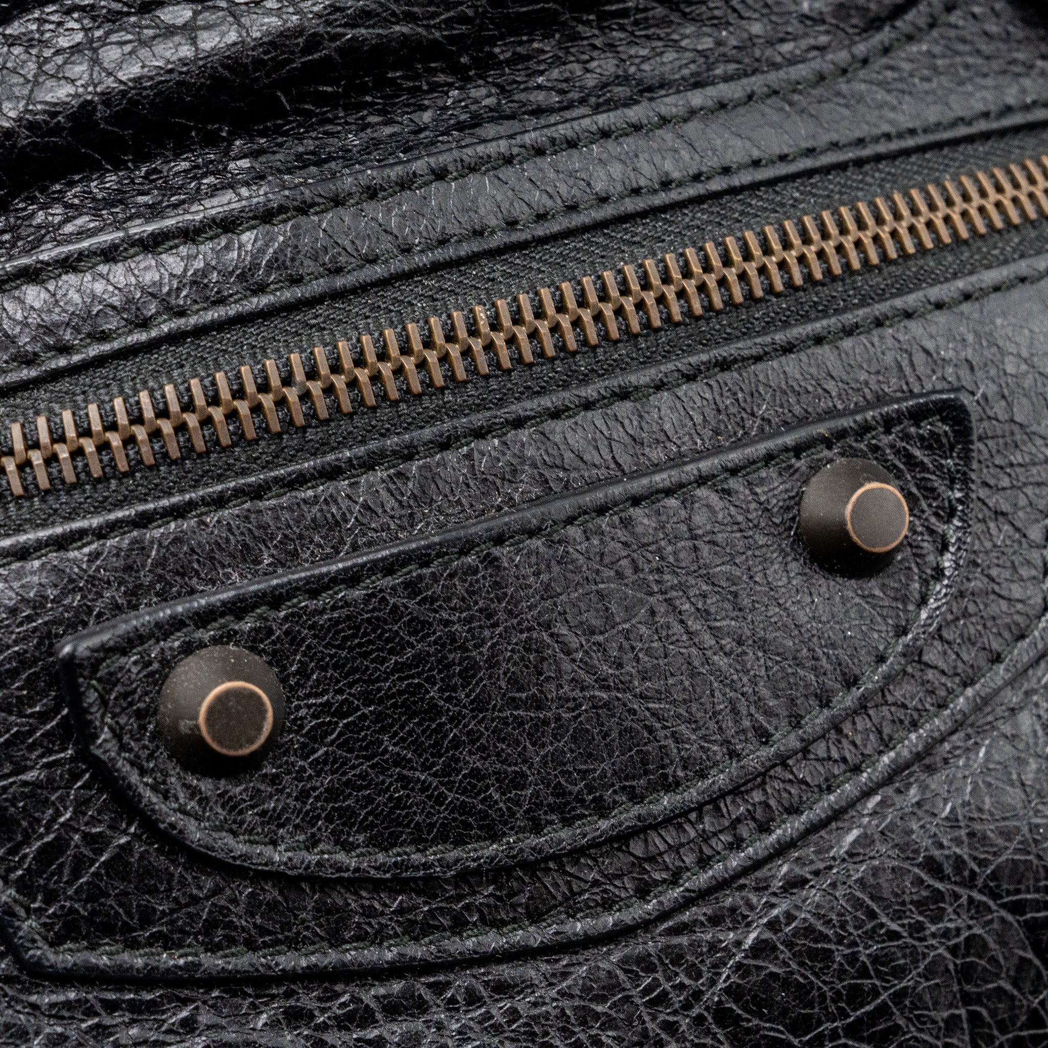 balenciaga-classic-city-bag-leather-black-ruthenium-silver-hardware