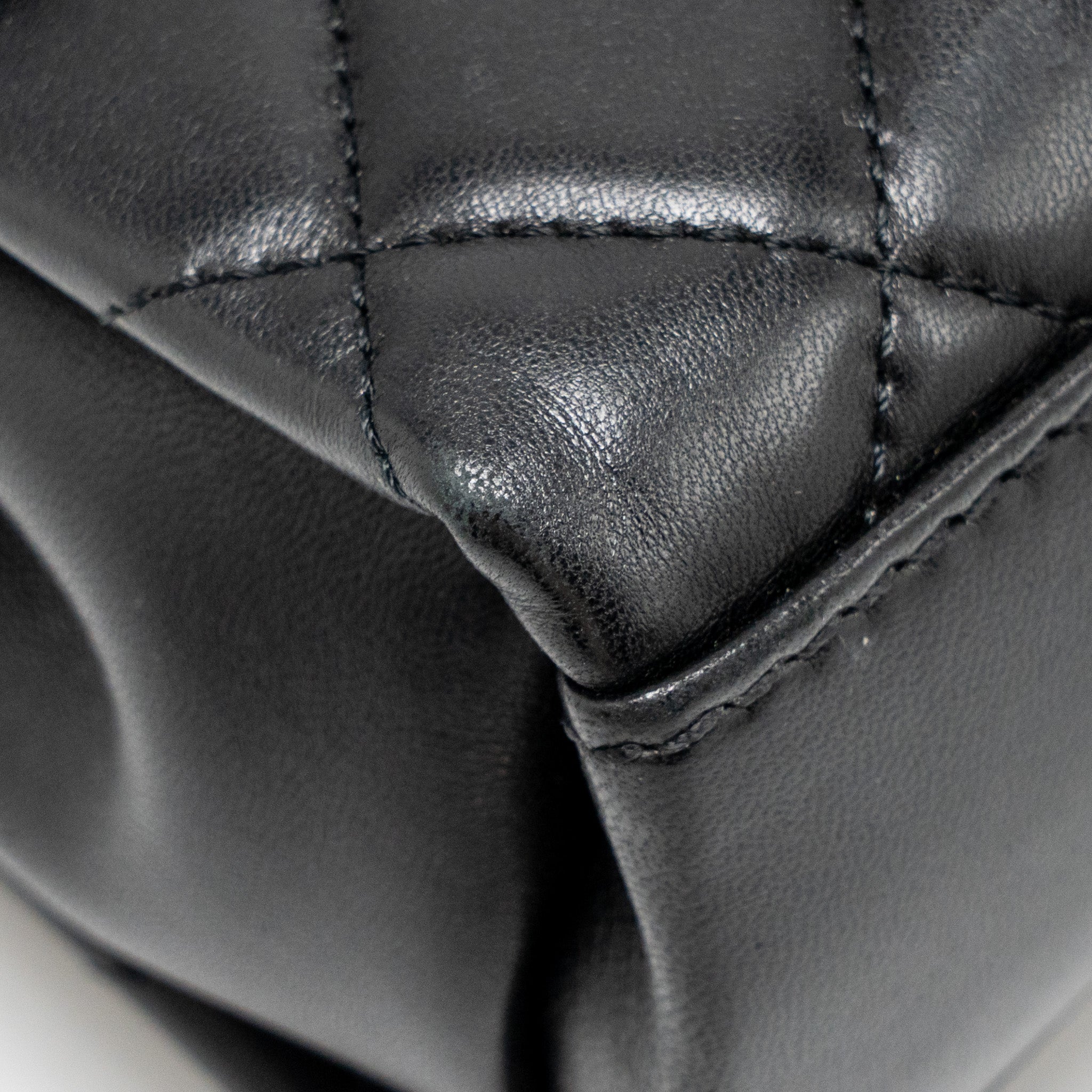 chanel-coco-loop-single-flap-bag-lambskin-black-shw-copy