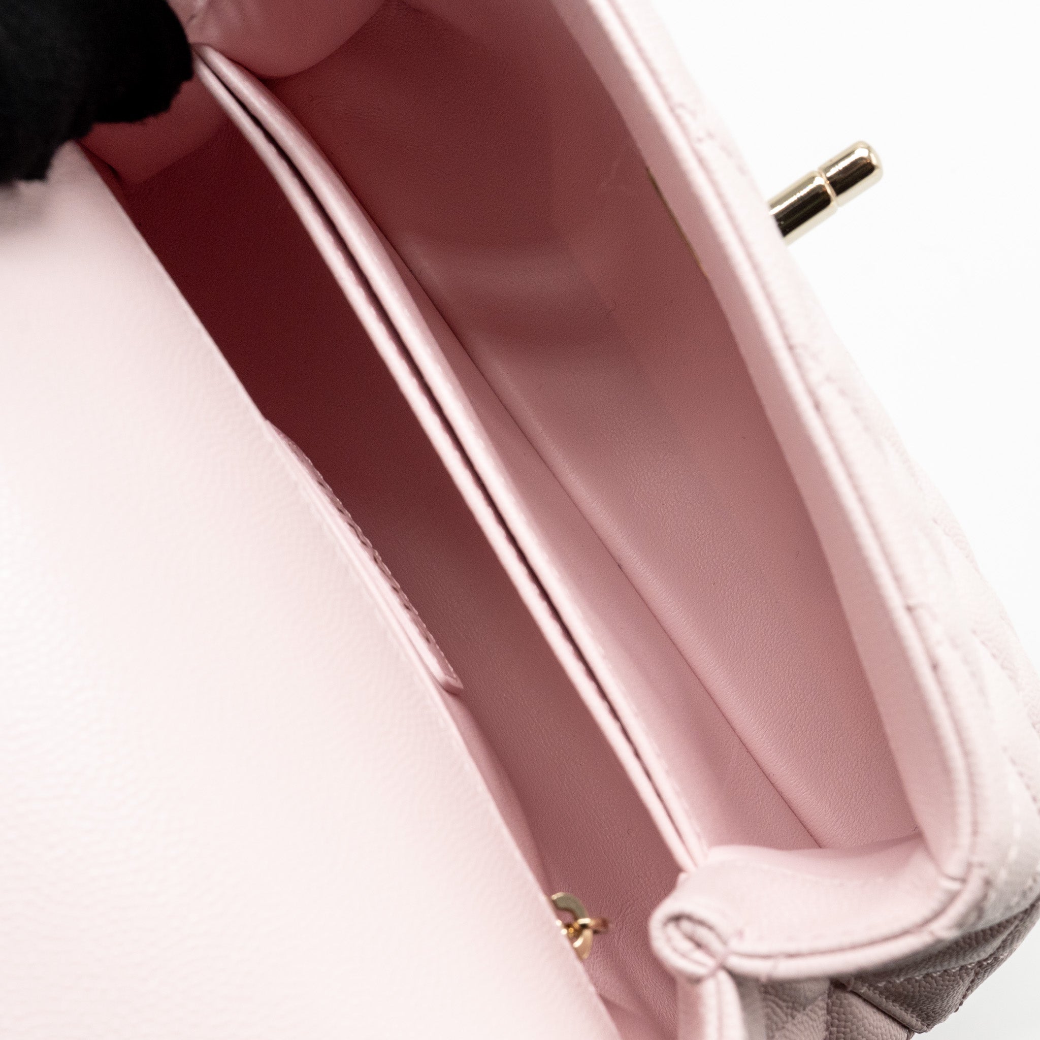 chanel-small-coco-handle-caviar-light-pink-lghwmicrochip