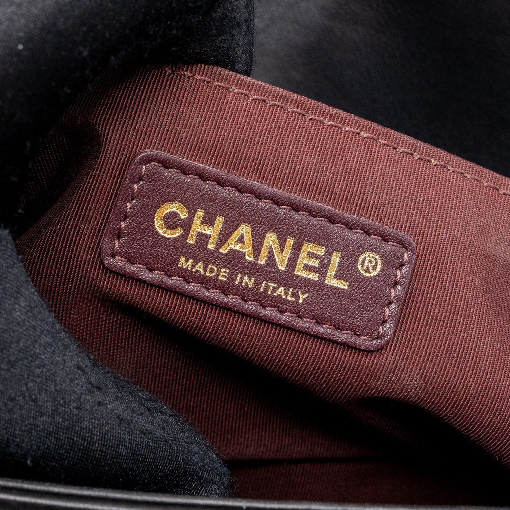 copy-of-chanel-medium-boy-bag-chevron-calfskin-black-ghw