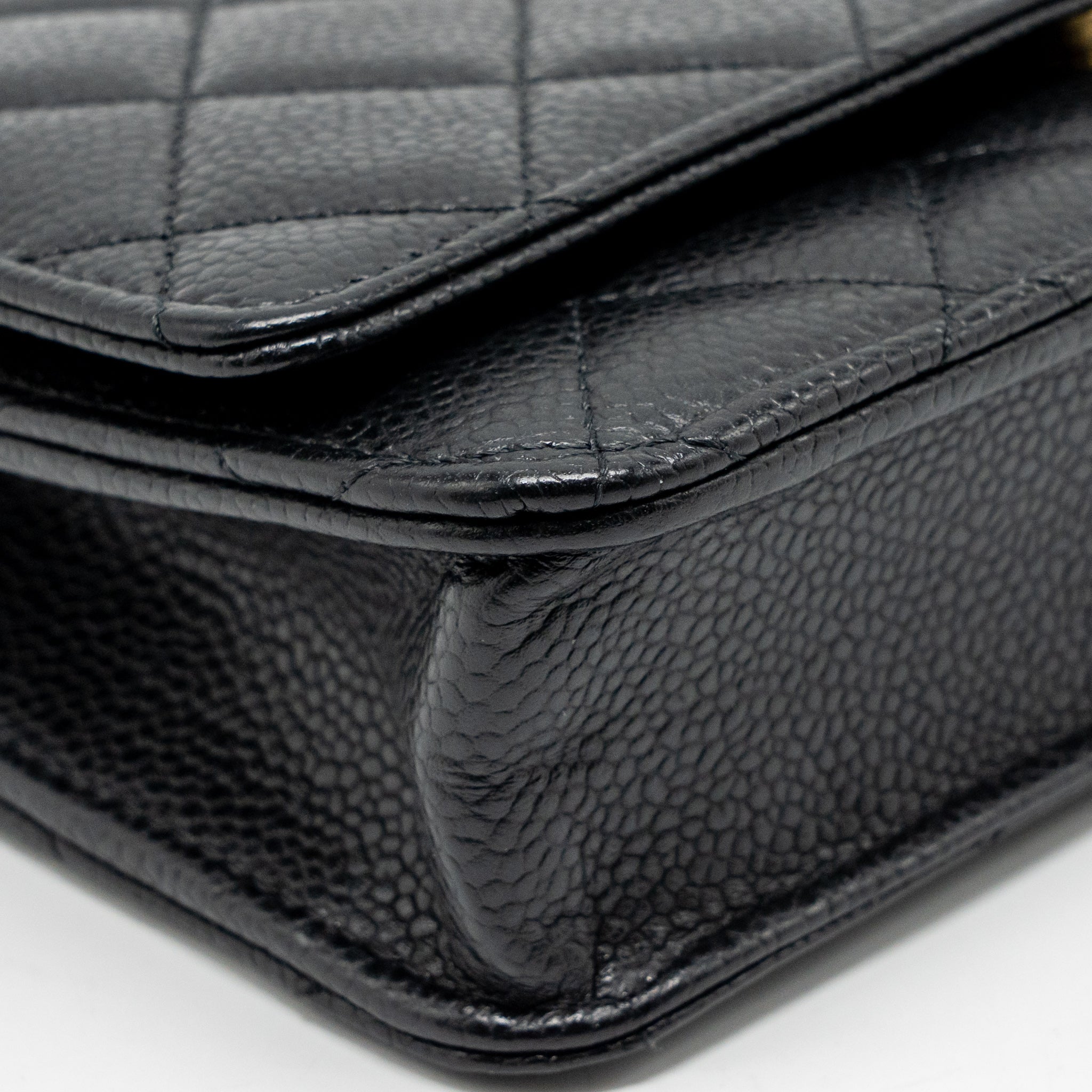 chanel-classic-wallet-on-chain-caviar-black-ghwmicrochip-5