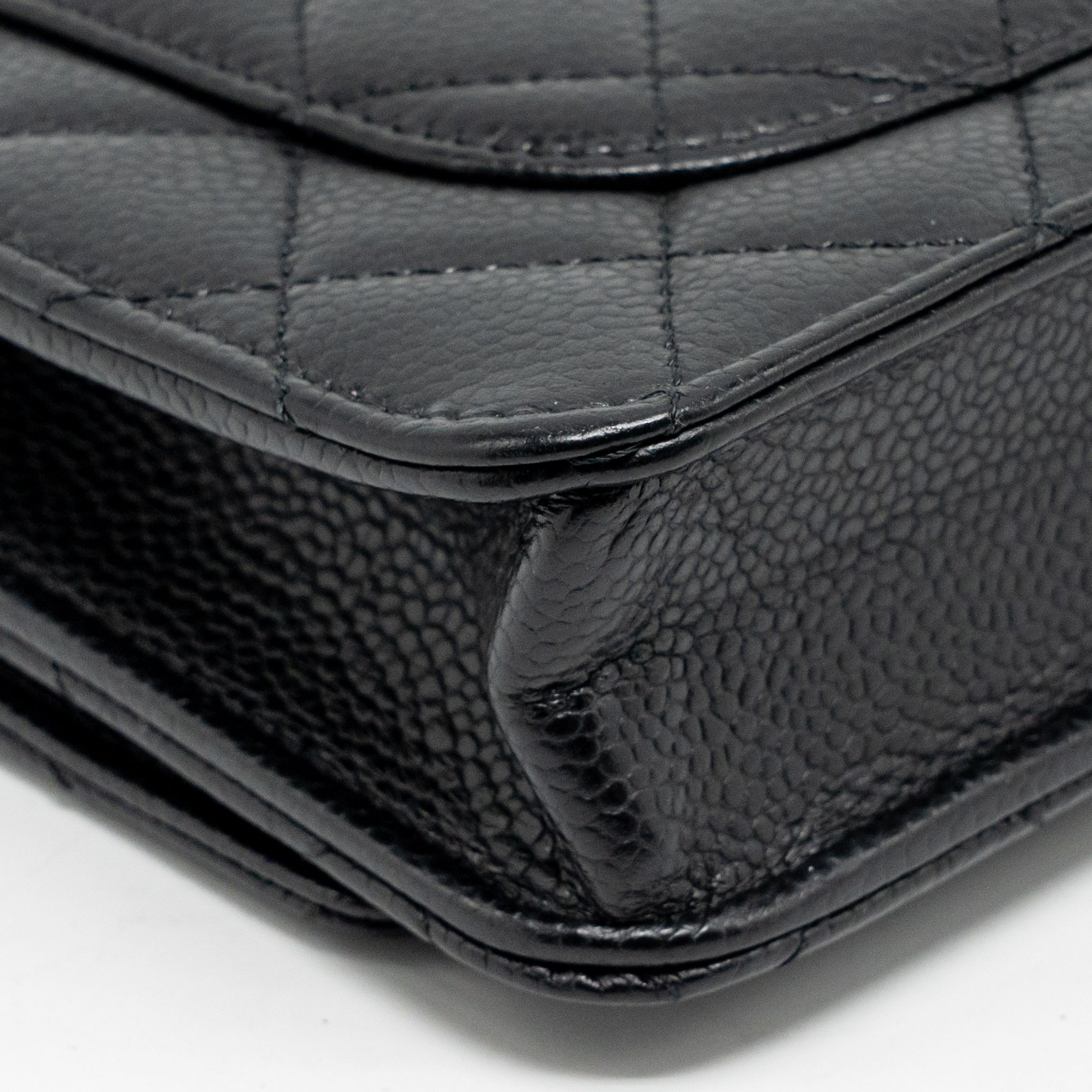 chanel-classic-wallet-on-chain-caviar-black-ghwmicrochip-5