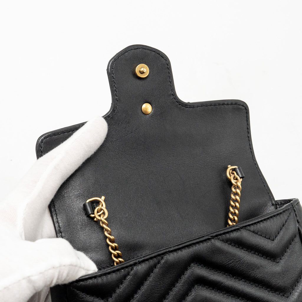 gucci-super-mini-gg-marmont-calfskin-black-ghw-1