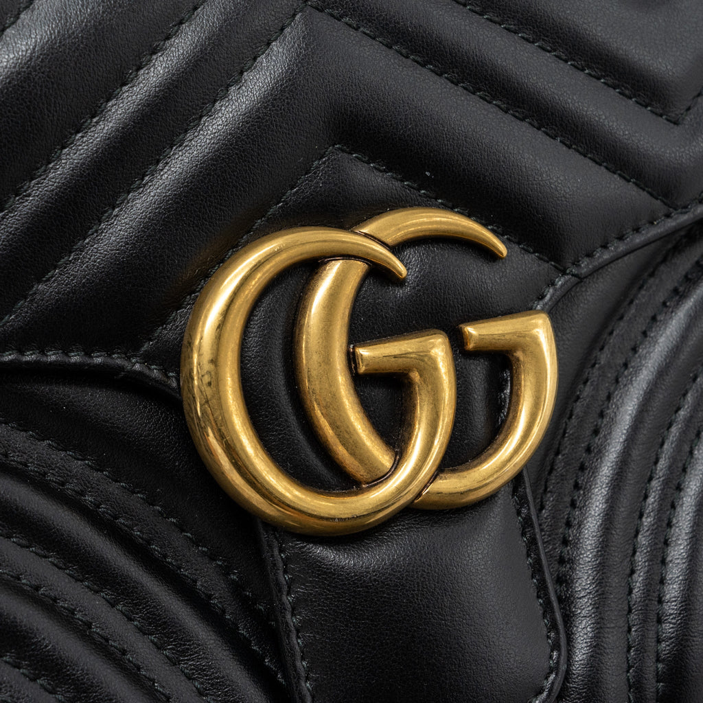 gucci-gg-marmont-matelasse-shoulder-bag-calfskin-black-ghw