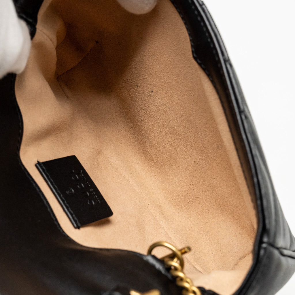 gucci-super-mini-gg-marmont-calfskin-black-ghw-1