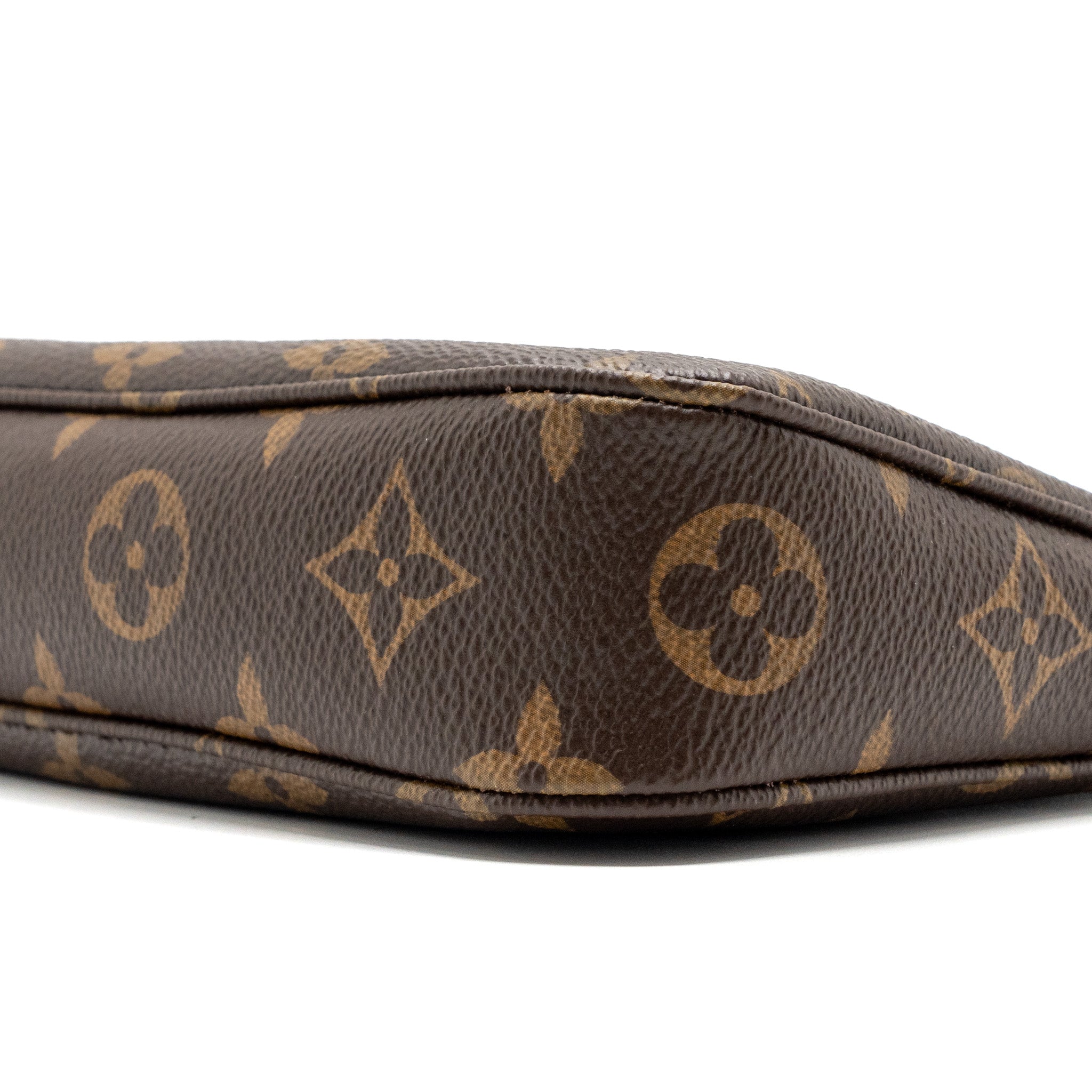 louis-vuitton-pochette-accessories-monogram-canvas-ghw-5