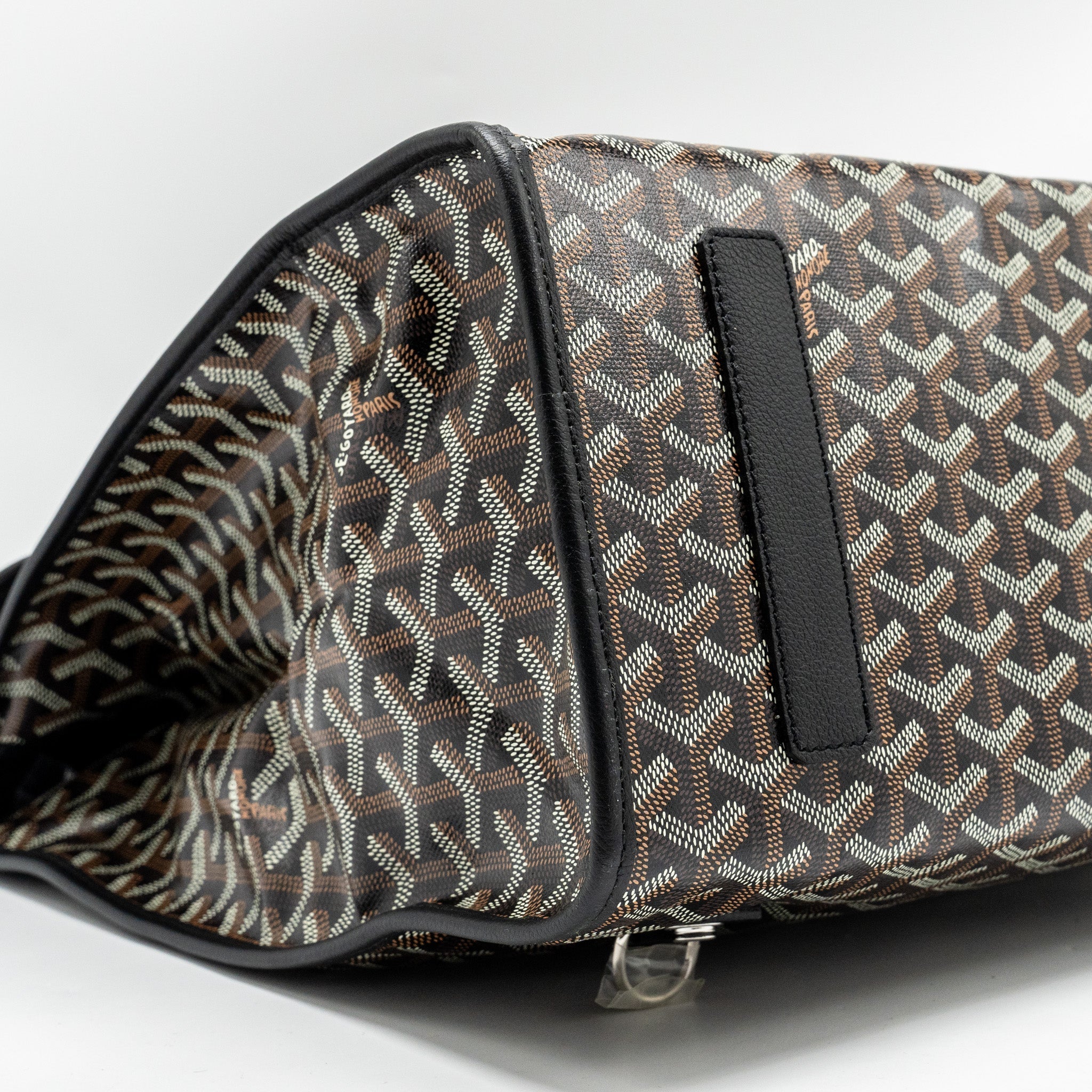 goyard-saint-leger-backpack-goyardline-canvas-black-shw