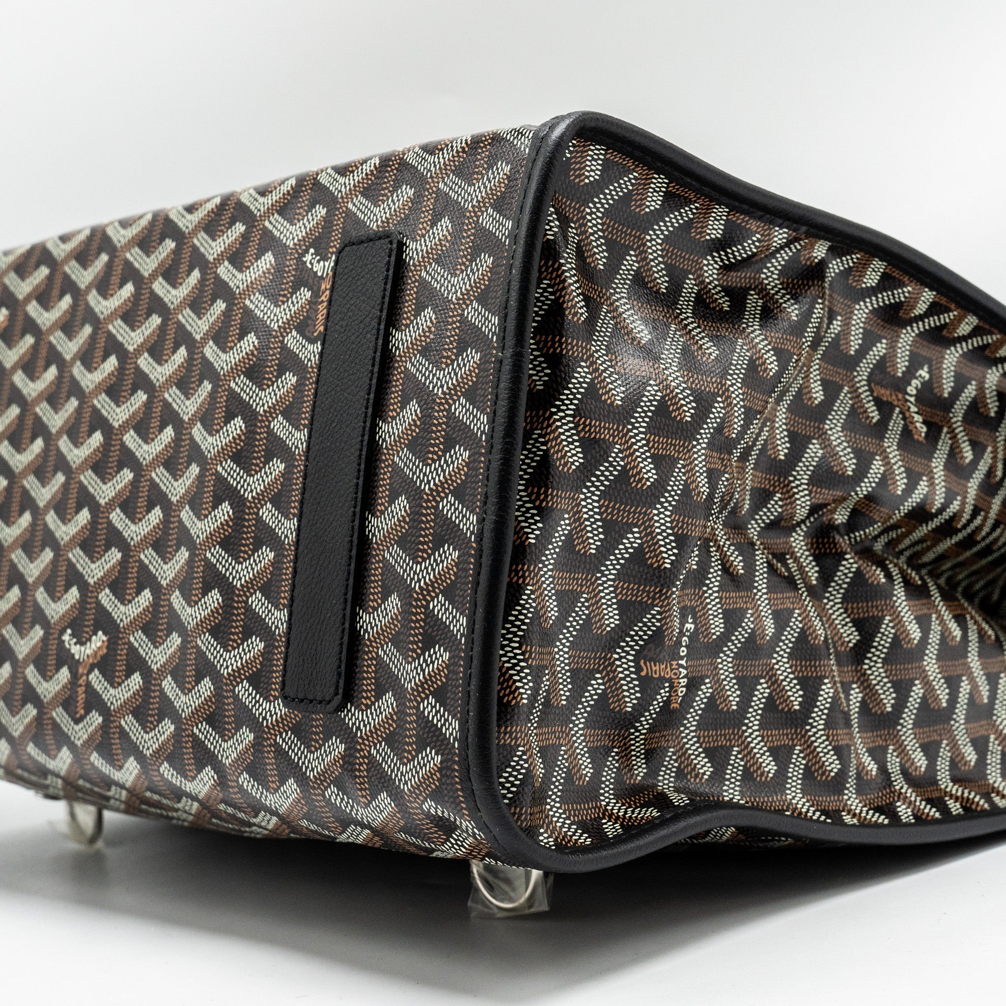 goyard-saint-leger-backpack-goyardline-canvas-black-shw